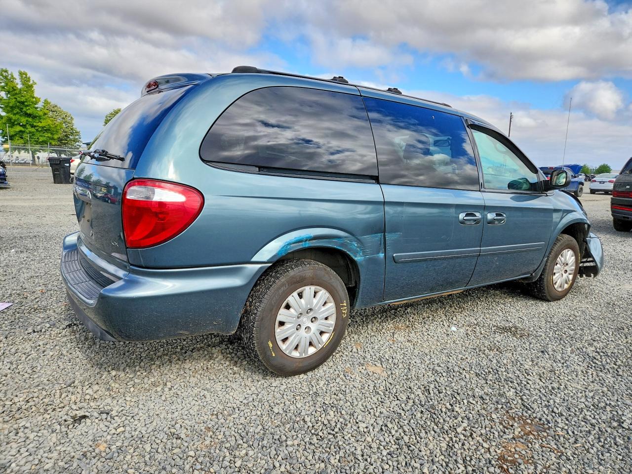 2005 Chrysler Town & Country Lx Silver vin: 2C4GP44R95R255799