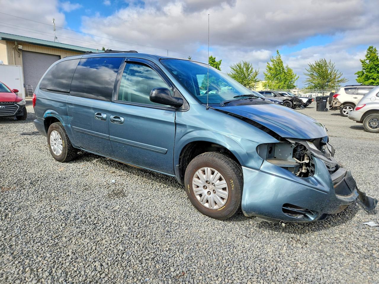 2005 Chrysler Town & Country Lx Silver vin: 2C4GP44R95R255799