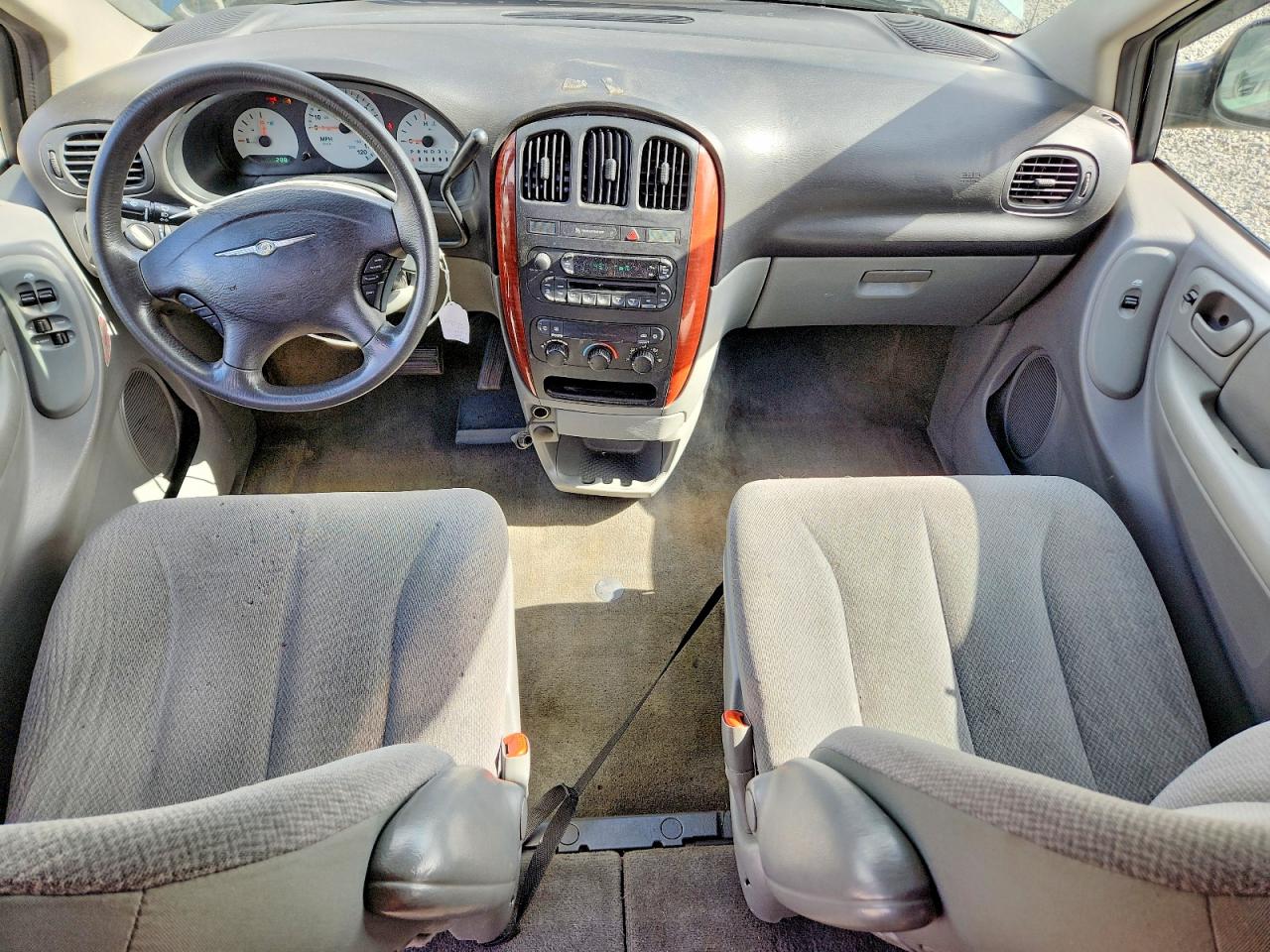 2005 Chrysler Town & Country Lx Silver vin: 2C4GP44R95R255799