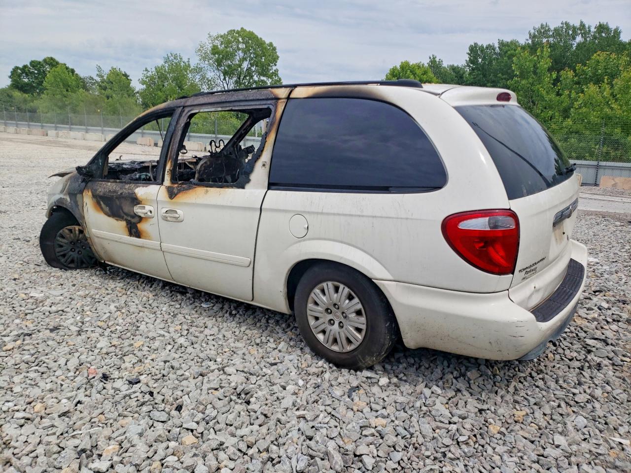 2005 Chrysler Town & Country Lx Белый vin: 2C4GP44R95R553415