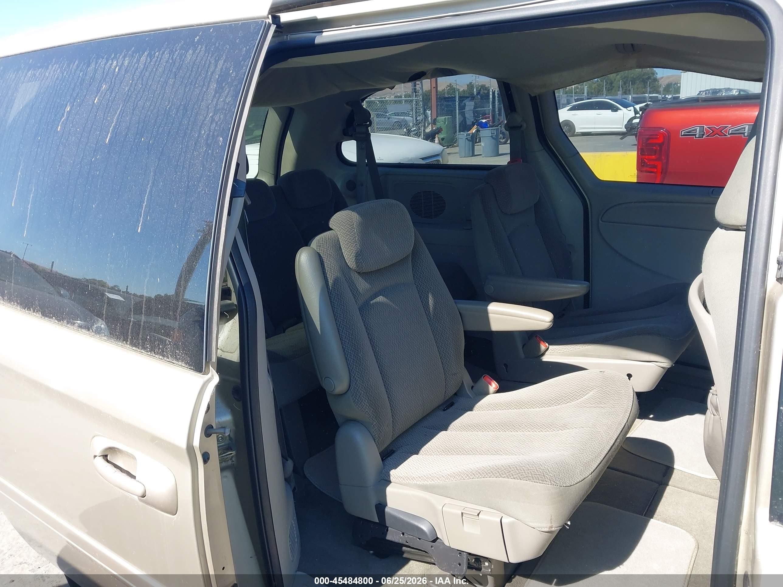 2005 Chrysler Town & Country Lx Gold vin: 2C4GP44R95R591520