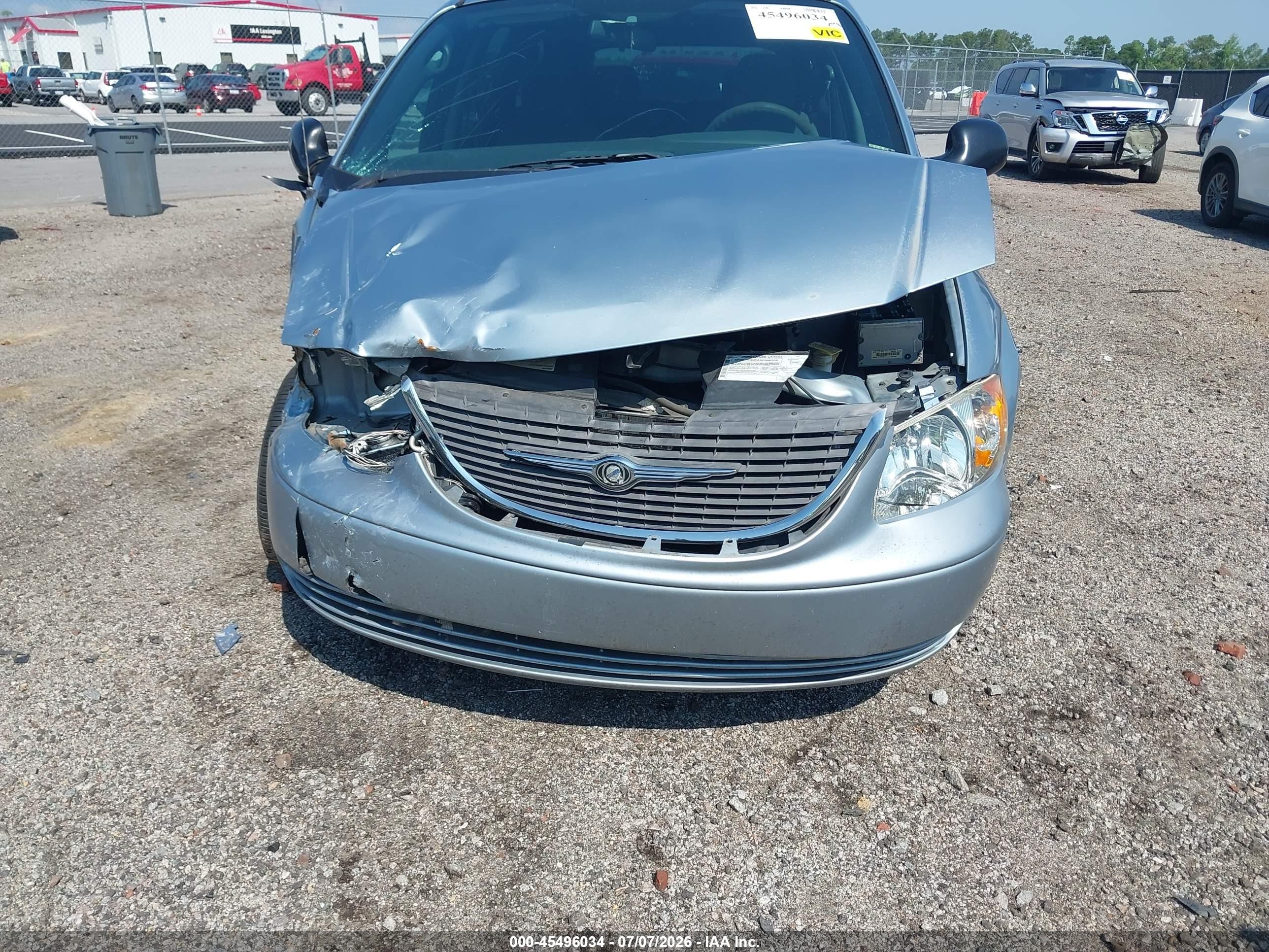 2004 Chrysler Town & Country Lx Silver vin: 2C4GP44RX4R504643