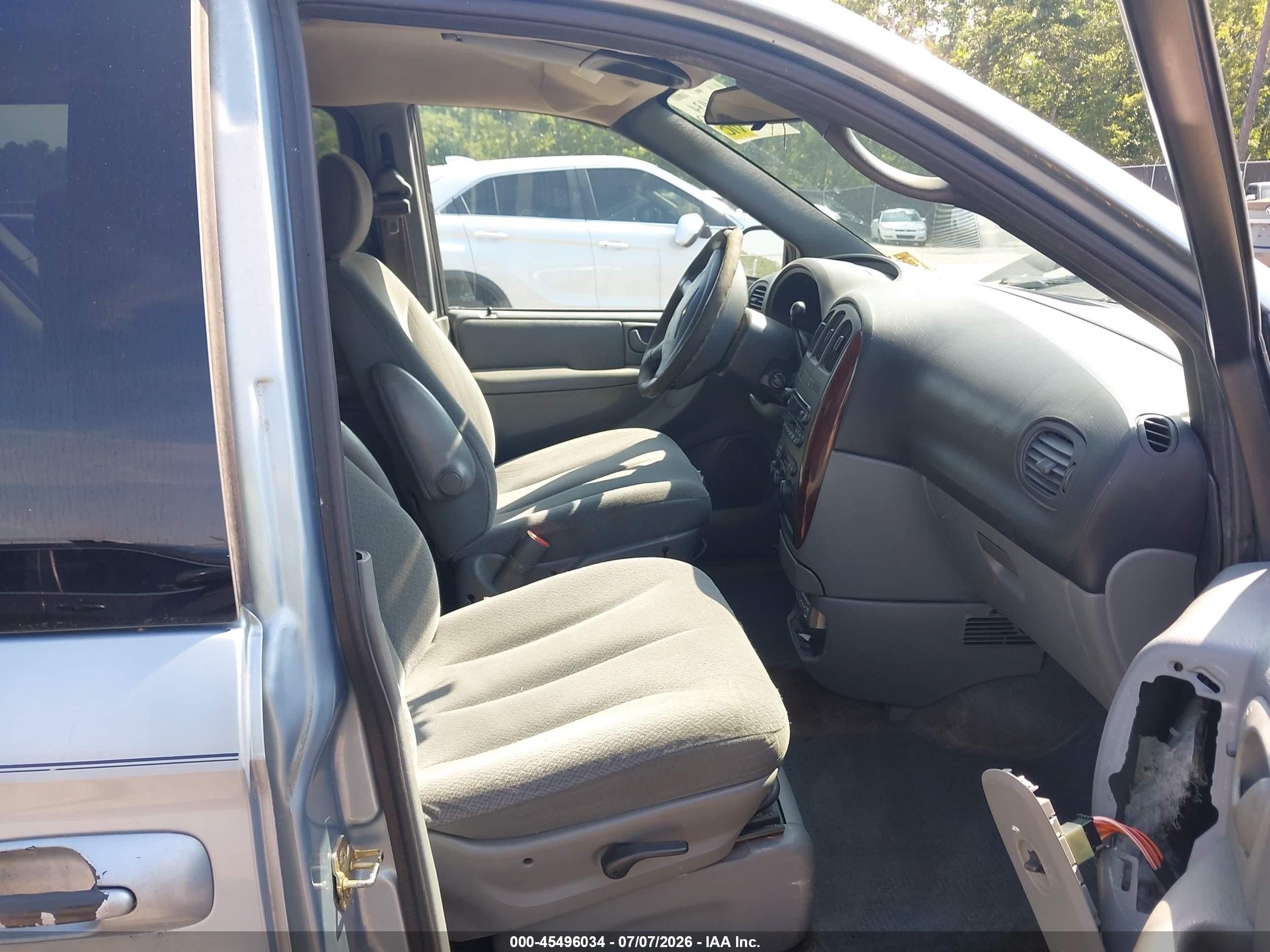 2004 Chrysler Town & Country Lx Silver vin: 2C4GP44RX4R504643