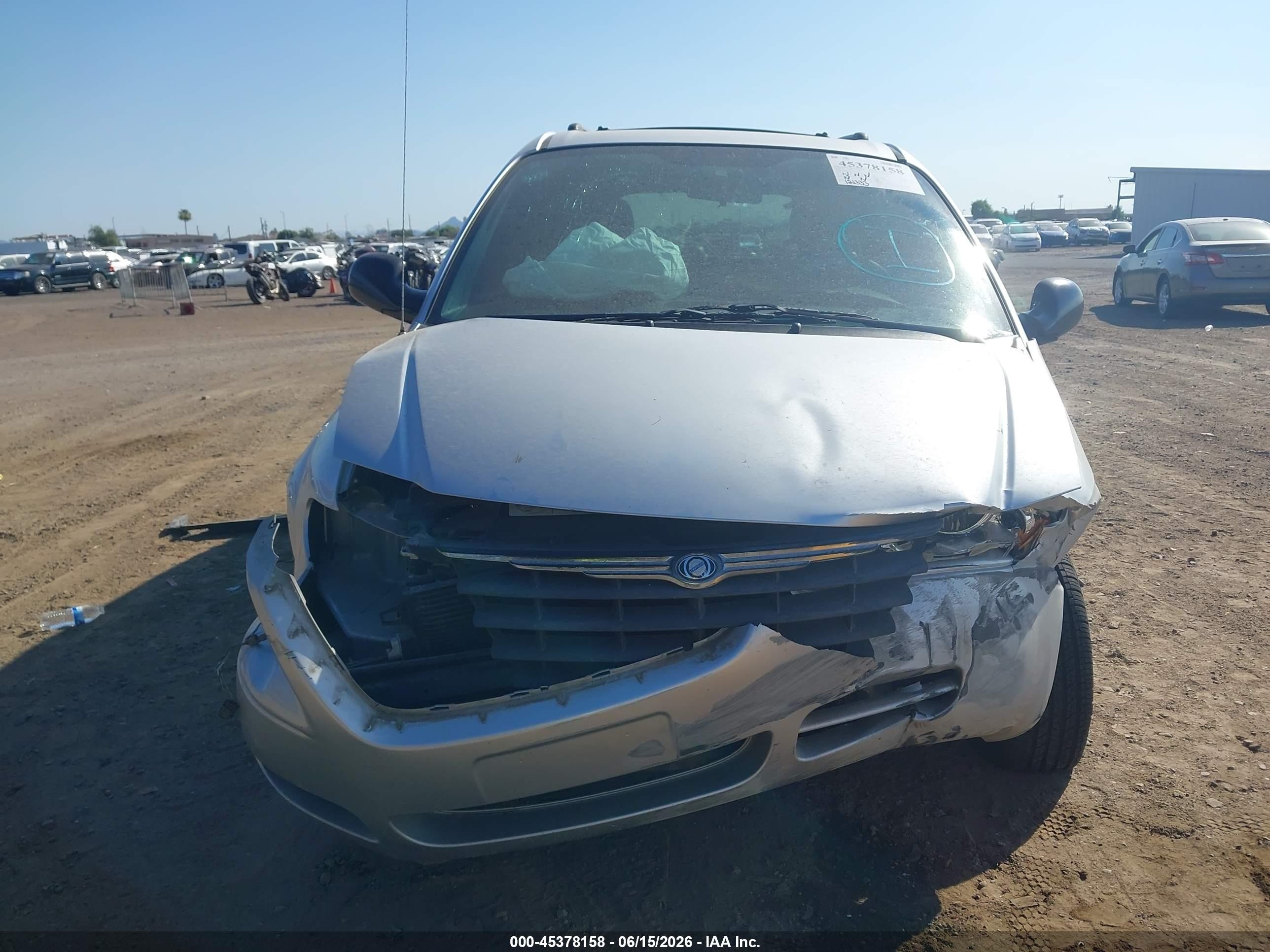 2005 Chrysler Town & Country Lx Silver vin: 2C4GP44RX5R100758