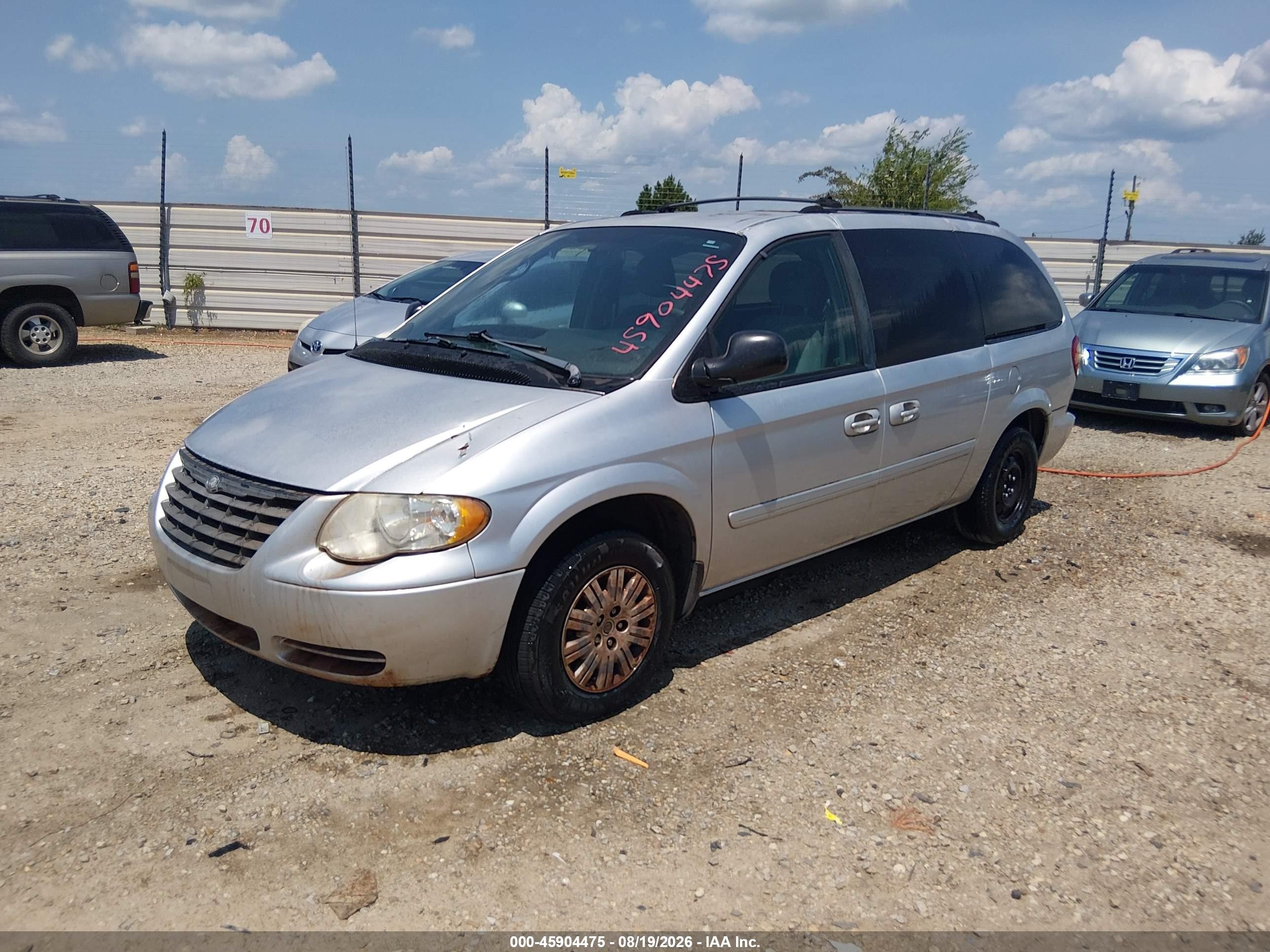 2005 Chrysler Town & Country Lx Silver vin: 2C4GP44RX5R151323