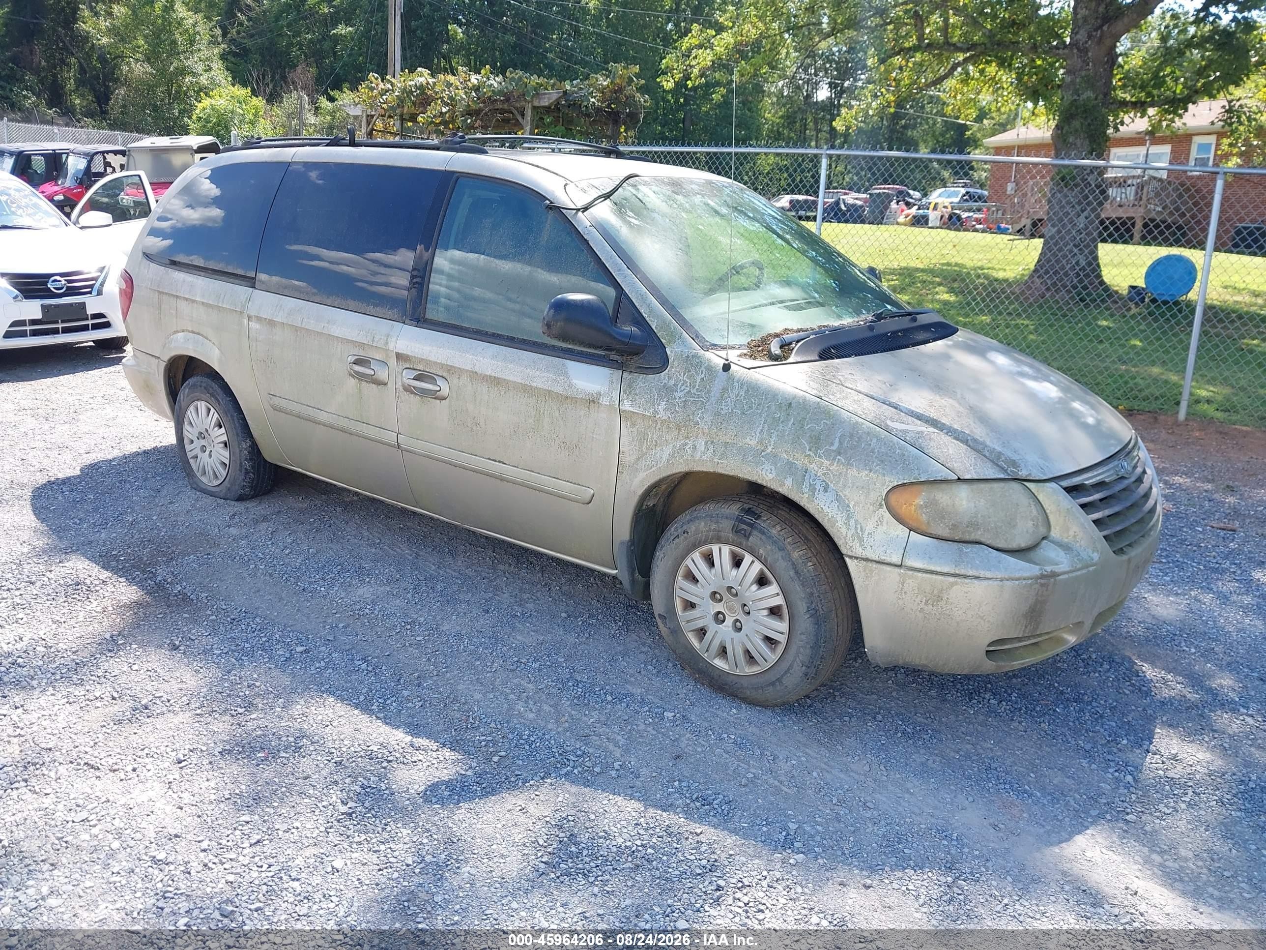 2005 Chrysler Town & Country Lx Gold vin: 2C4GP44RX5R174889