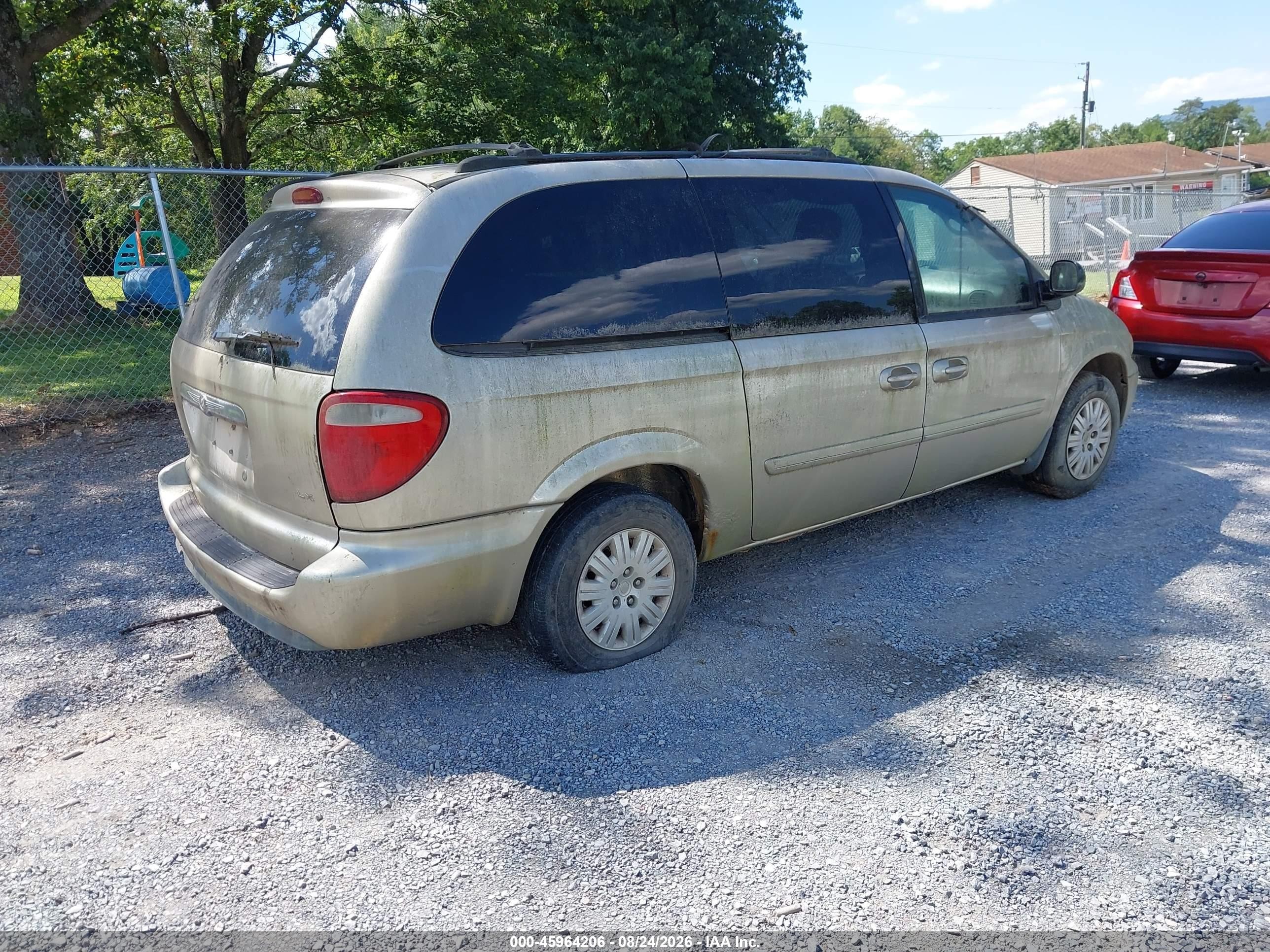 2005 Chrysler Town & Country Lx Gold vin: 2C4GP44RX5R174889