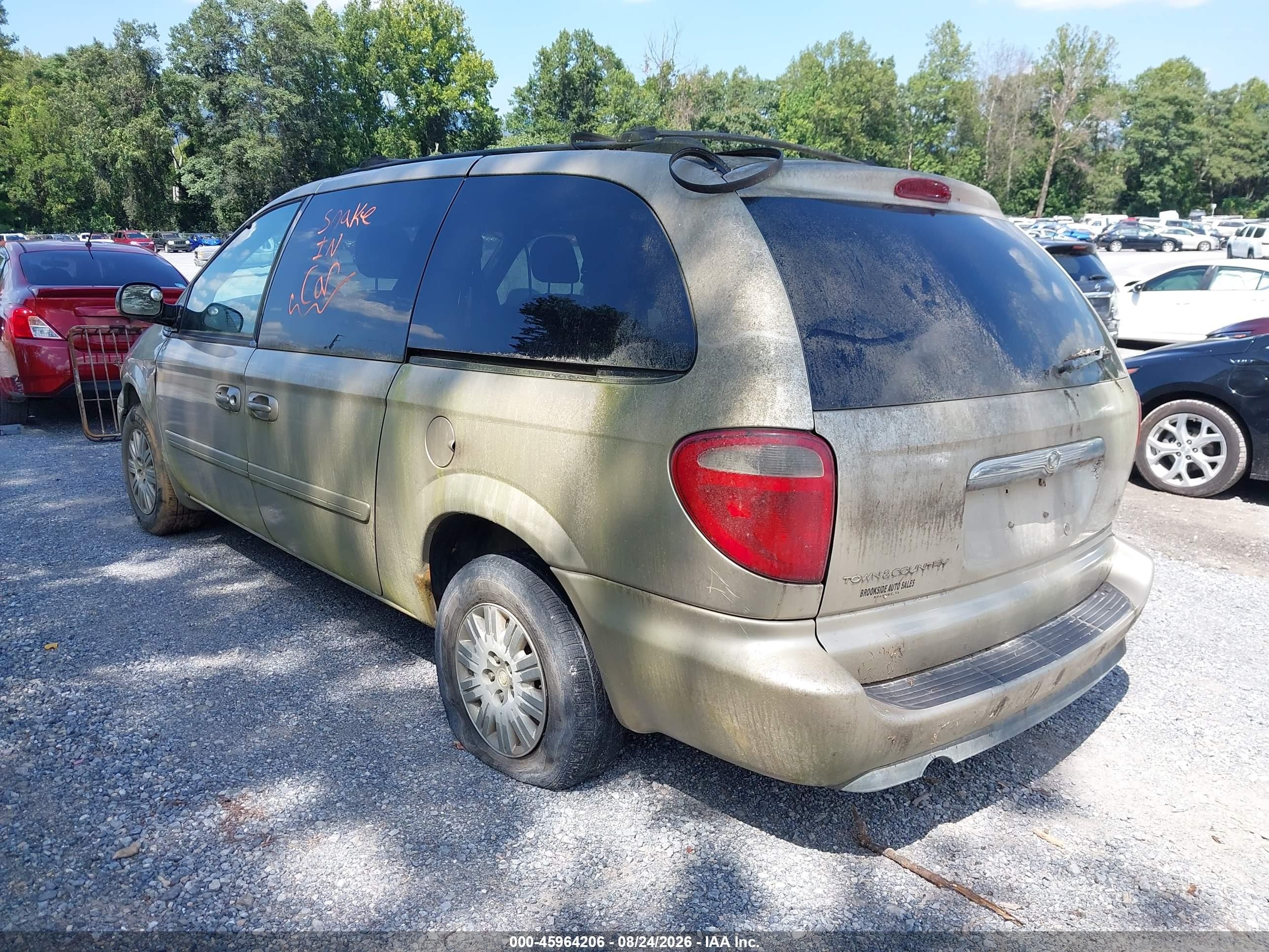 2005 Chrysler Town & Country Lx Gold vin: 2C4GP44RX5R174889