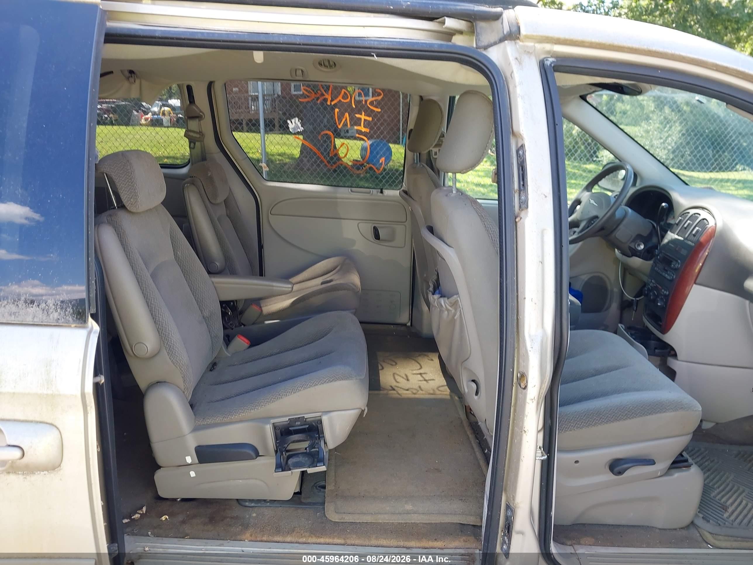 2005 Chrysler Town & Country Lx Gold vin: 2C4GP44RX5R174889