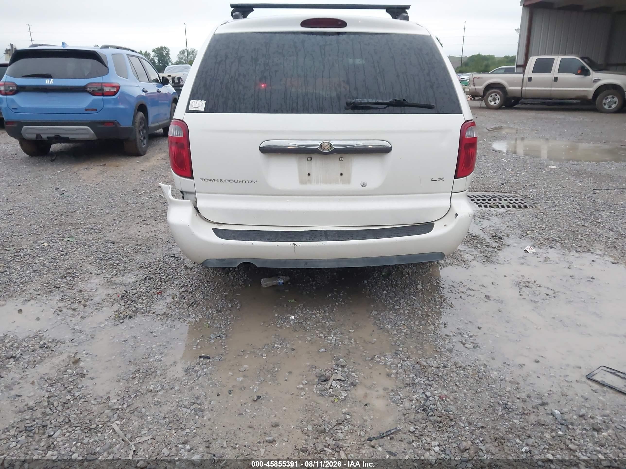 2005 Chrysler Town & Country Lx White vin: 2C4GP44RX5R519189
