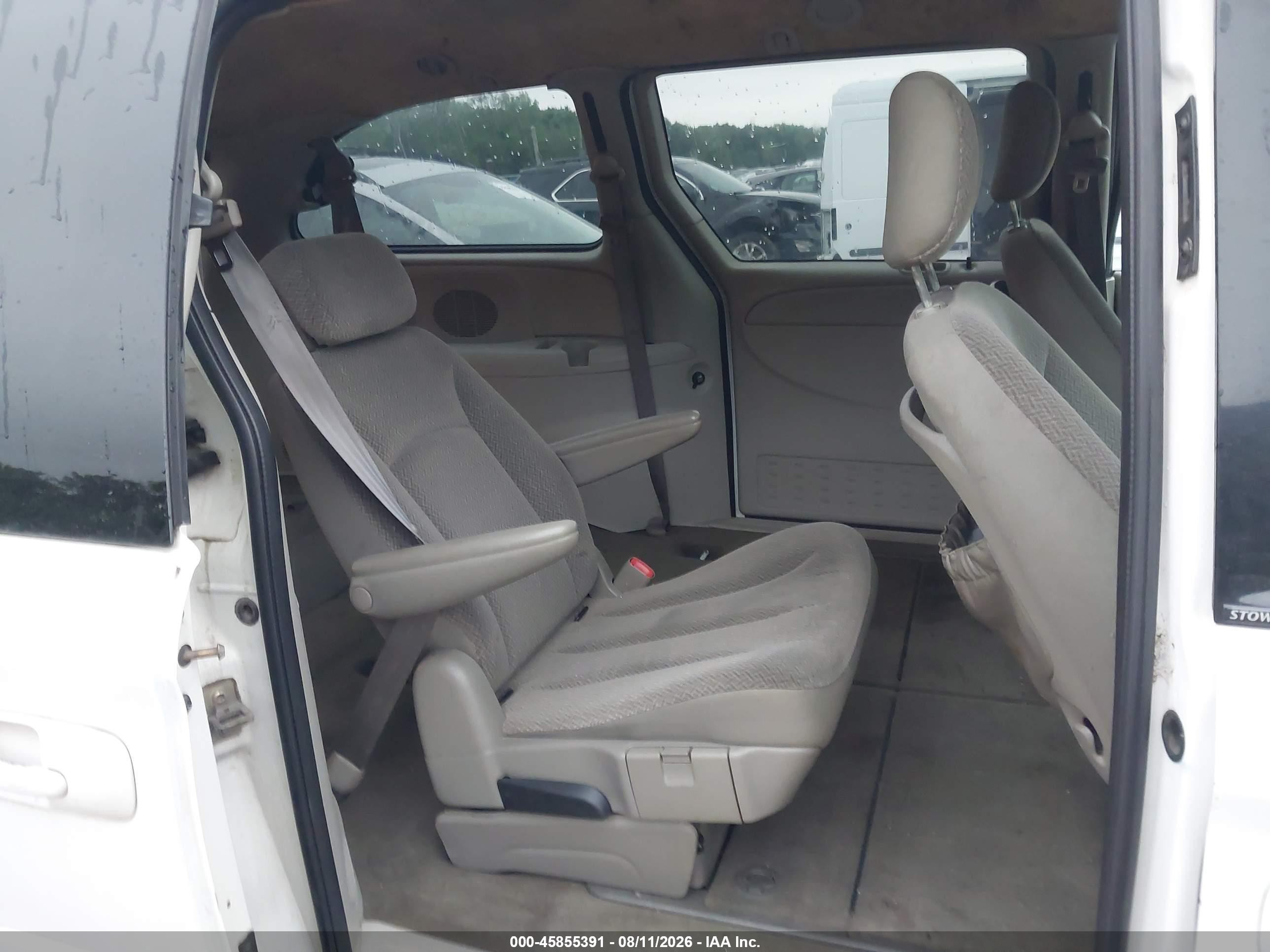 2005 Chrysler Town & Country Lx White vin: 2C4GP44RX5R519189