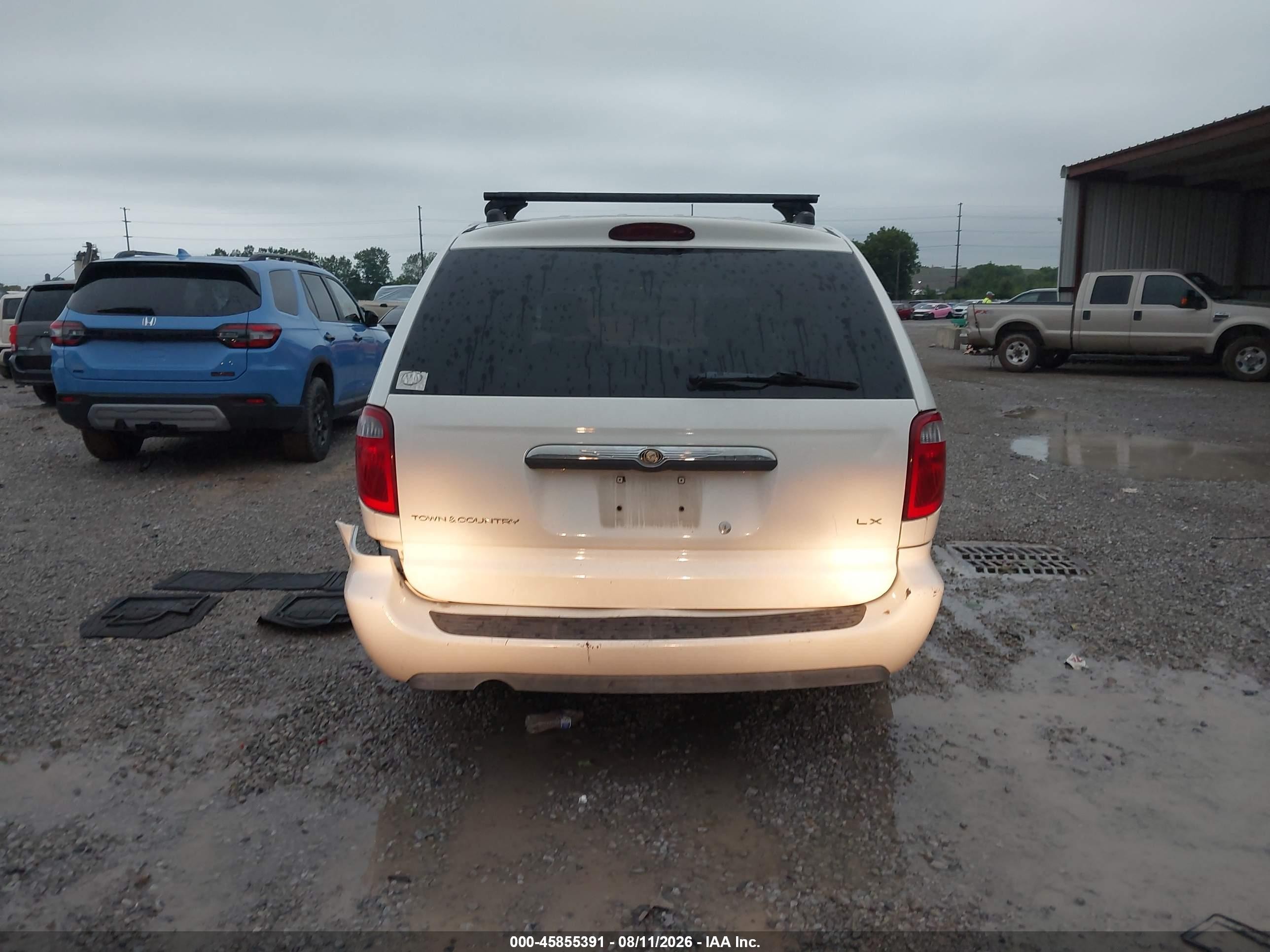 2005 Chrysler Town & Country Lx White vin: 2C4GP44RX5R519189