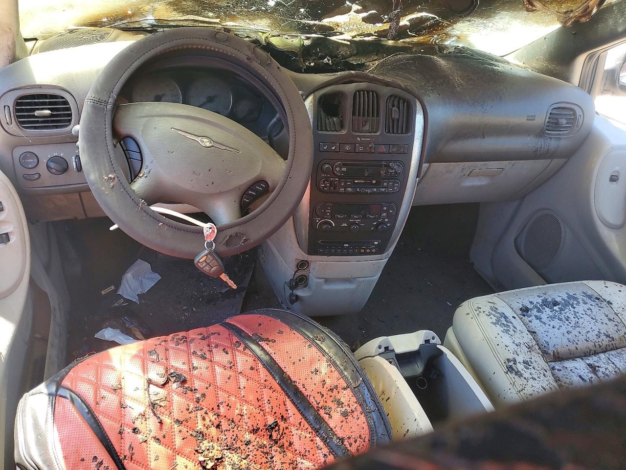 2005 Chrysler Town & Country Touring Burn vin: 2C4GP54L05R511667