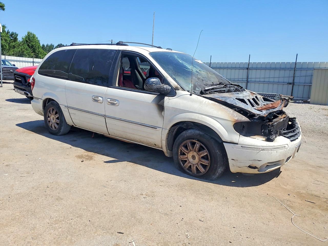 2005 Chrysler Town & Country Touring Burn vin: 2C4GP54L05R511667