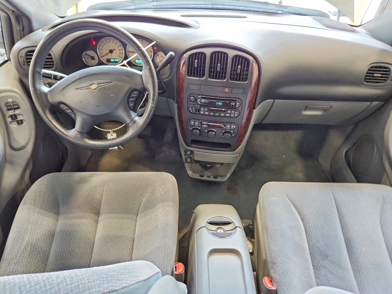 2004 Chrysler Town & Country Touring Silver vin: 2C4GP54L14R561198