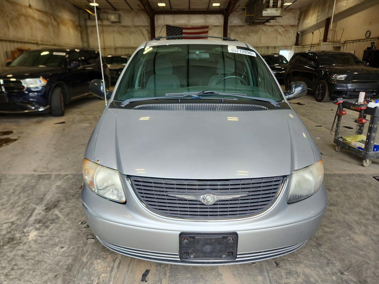 2004 Chrysler Town & Country Touring Silver vin: 2C4GP54L14R561198