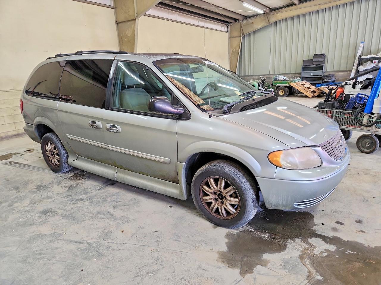 2004 Chrysler Town & Country Touring Tan vin: 2C4GP54L14R611761