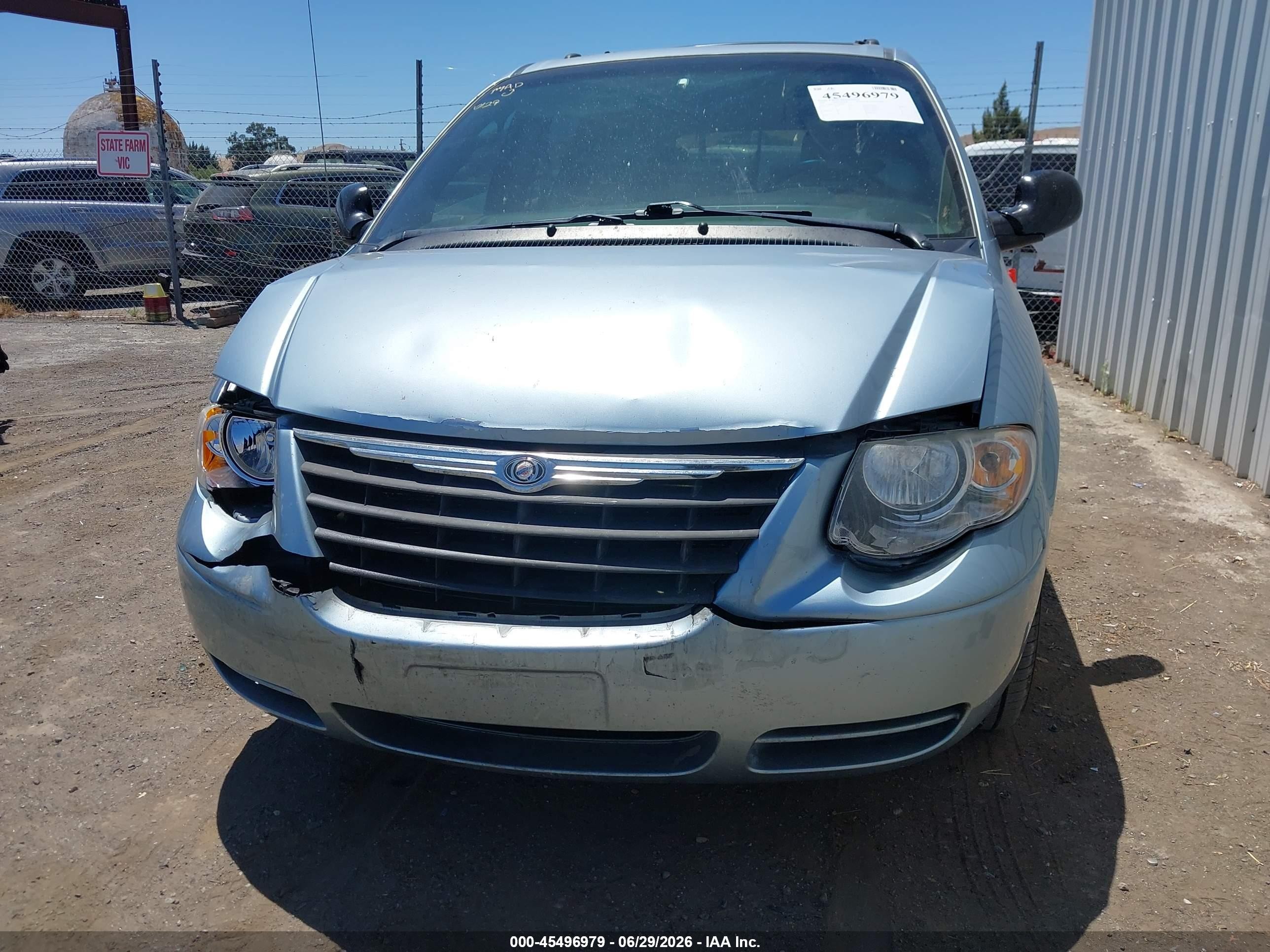 2005 Chrysler Town & Country Touring Light Blue vin: 2C4GP54L15R194806