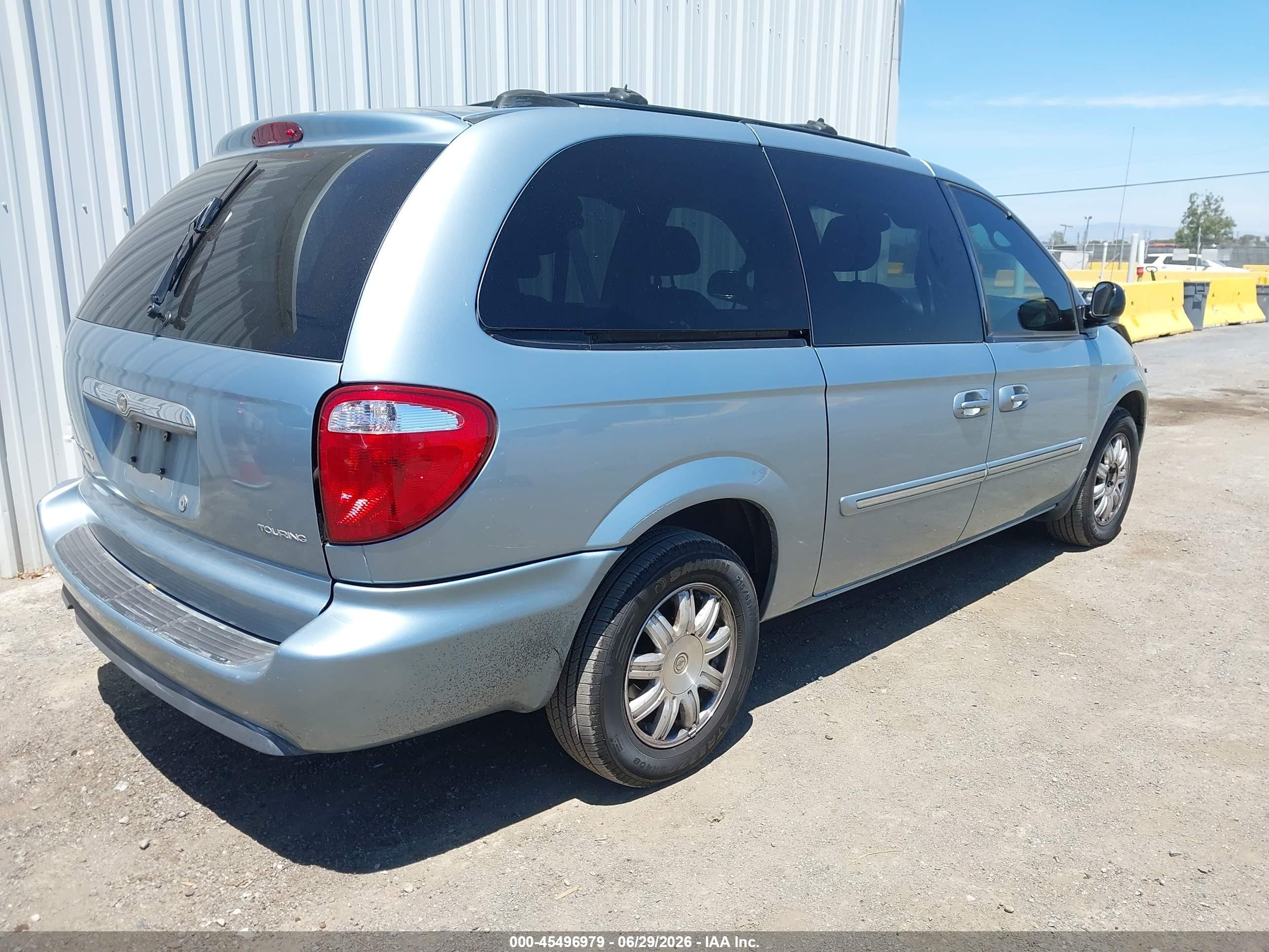 2005 Chrysler Town & Country Touring Light Blue vin: 2C4GP54L15R194806
