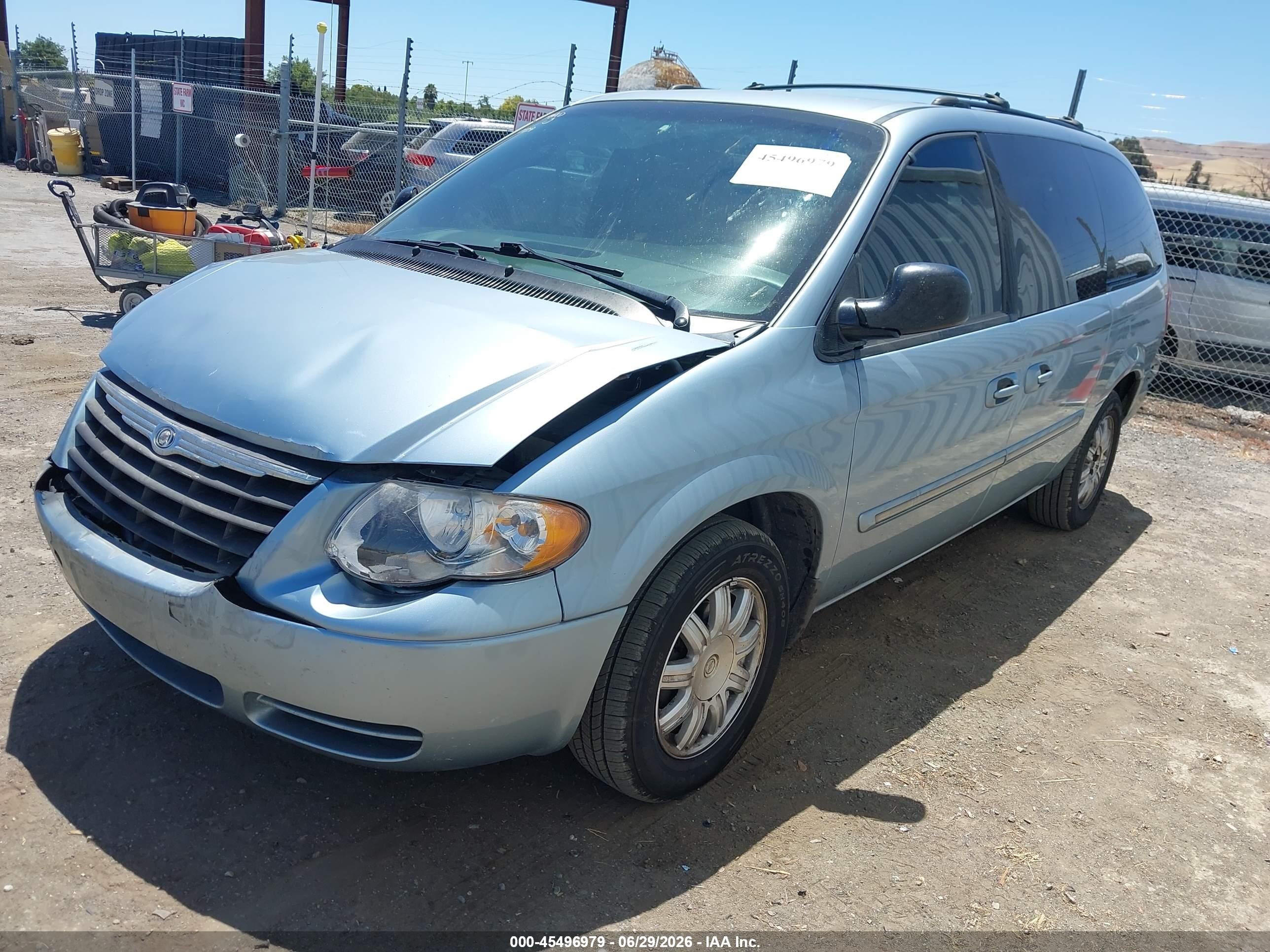 2005 Chrysler Town & Country Touring Light Blue vin: 2C4GP54L15R194806