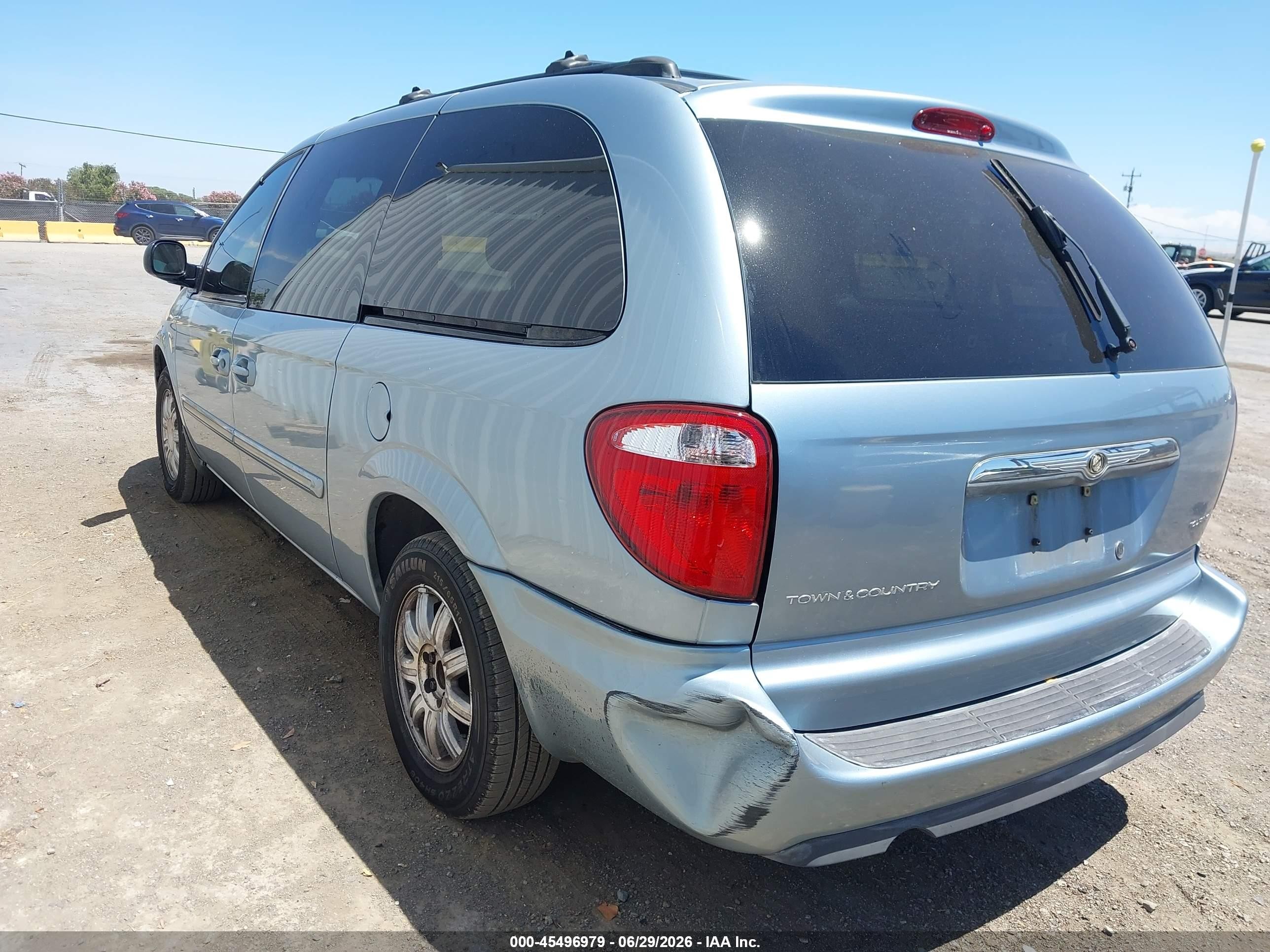 2005 Chrysler Town & Country Touring Light Blue vin: 2C4GP54L15R194806