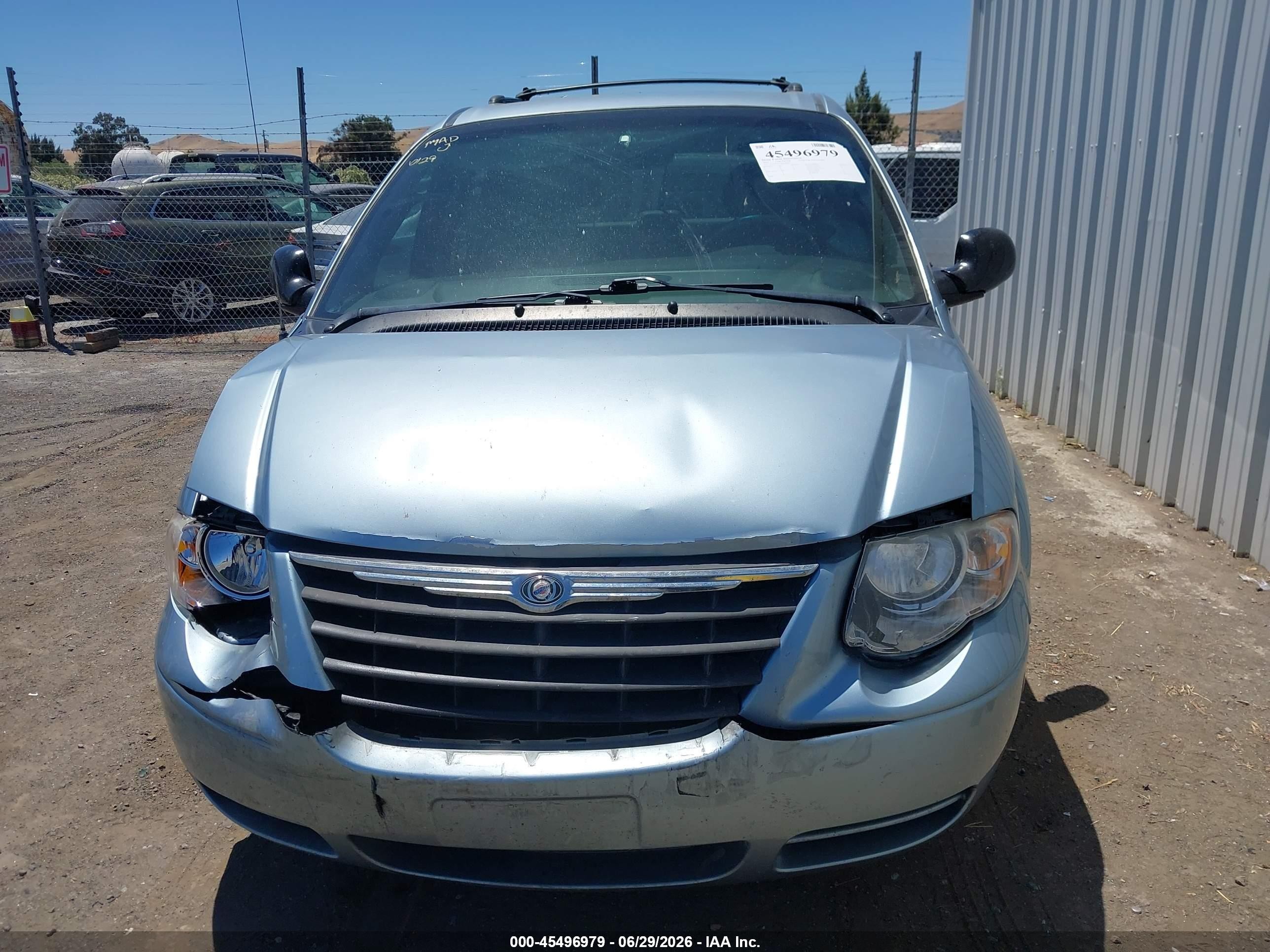 2005 Chrysler Town & Country Touring Light Blue vin: 2C4GP54L15R194806
