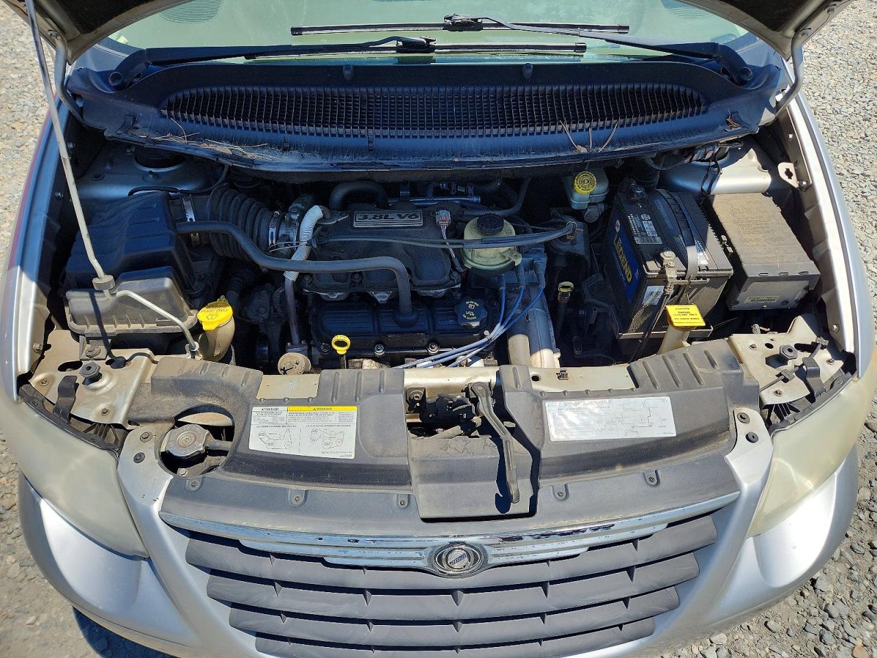 2005 Chrysler Town & Country Touring Silver vin: 2C4GP54L15R392317