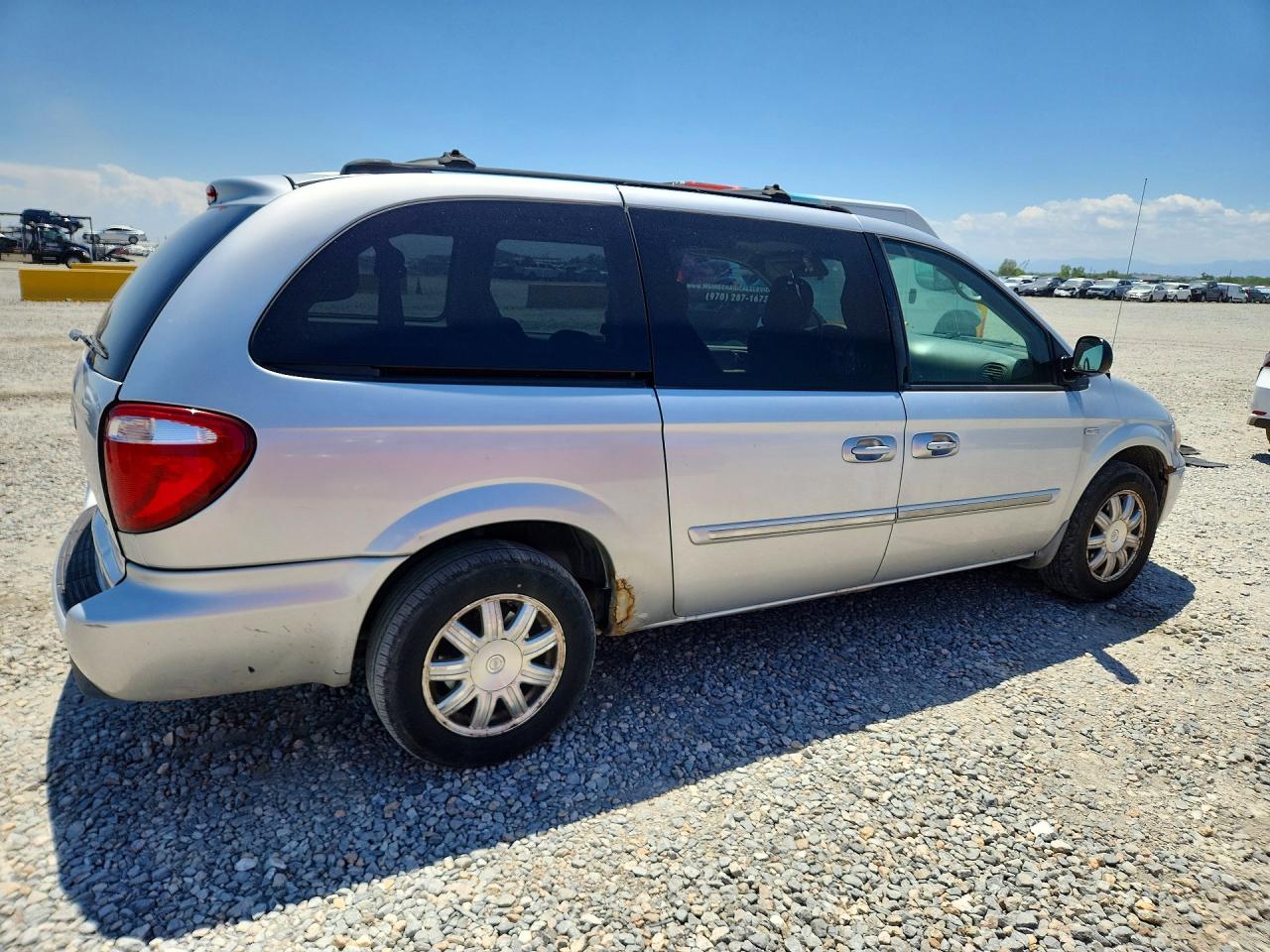 2005 Chrysler Town & Country Touring Silver vin: 2C4GP54L15R392317