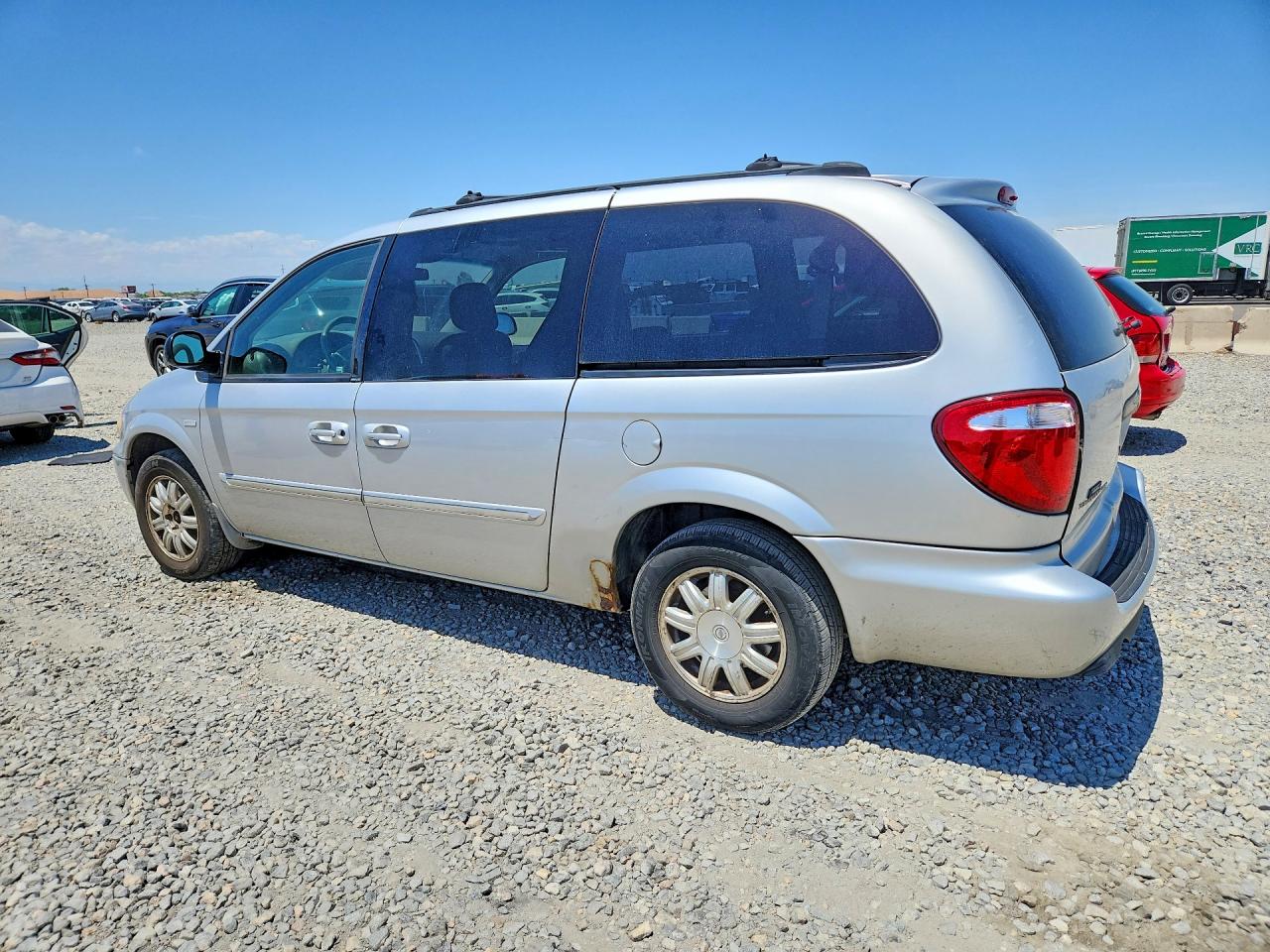 2005 Chrysler Town & Country Touring Silver vin: 2C4GP54L15R392317