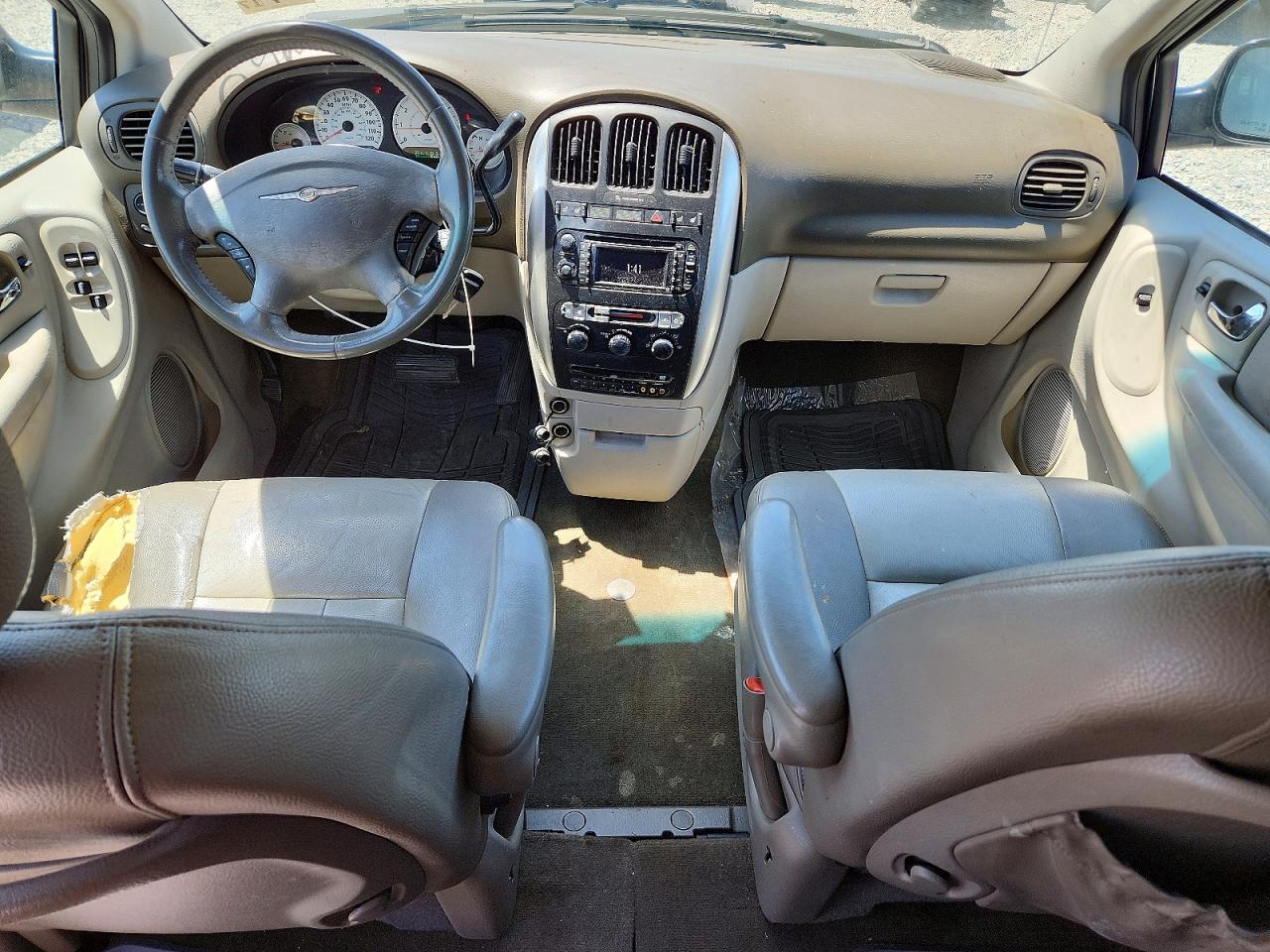 2005 Chrysler Town & Country Touring Silver vin: 2C4GP54L15R392317