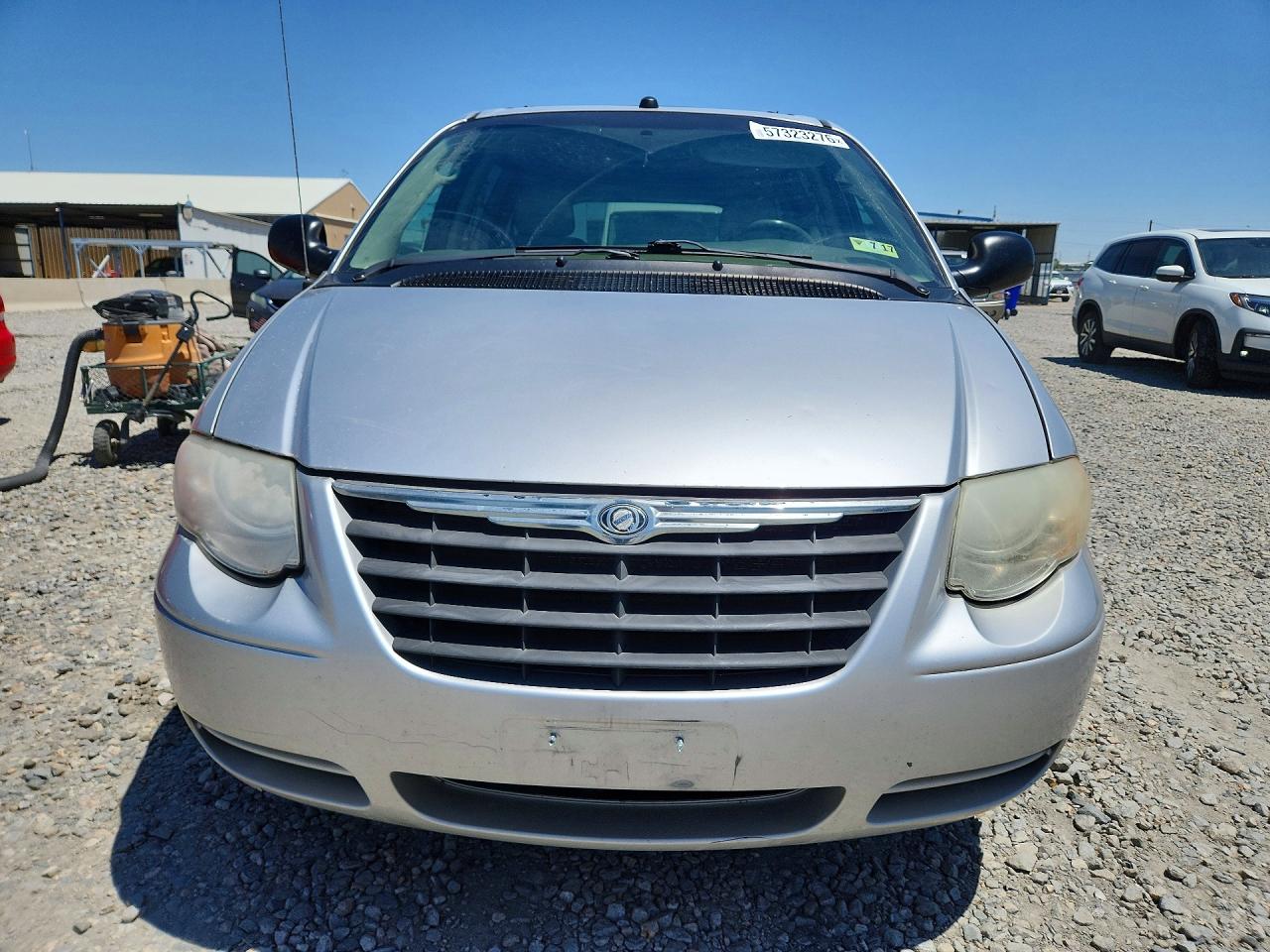 2005 Chrysler Town & Country Touring Silver vin: 2C4GP54L15R392317