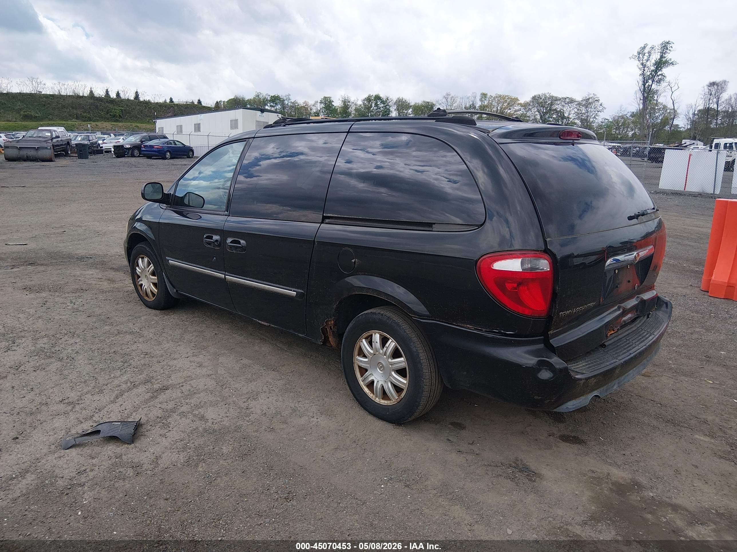 2005 Chrysler Town & Country Touring Black vin: 2C4GP54L15R501844