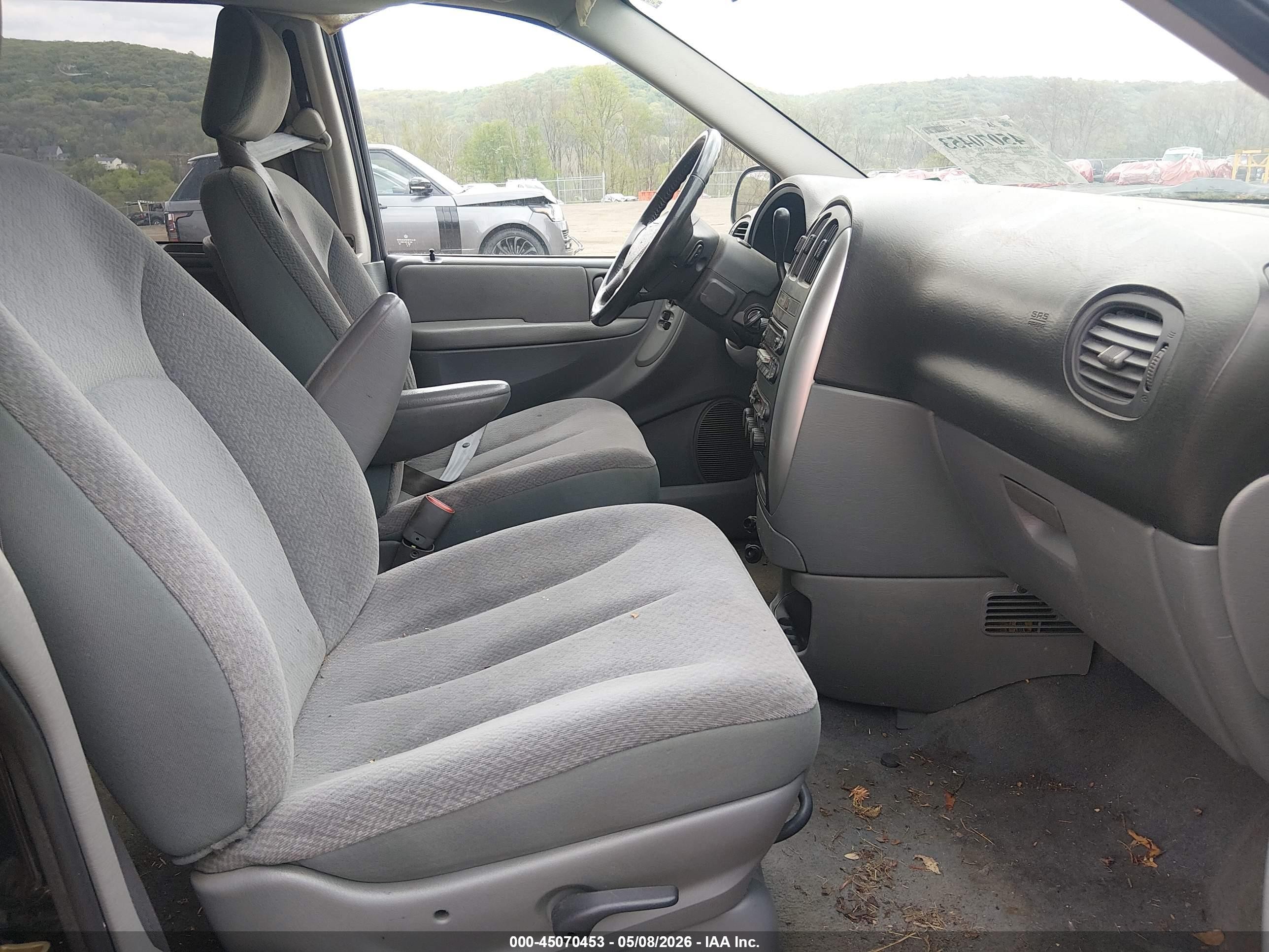 2005 Chrysler Town & Country Touring Black vin: 2C4GP54L15R501844