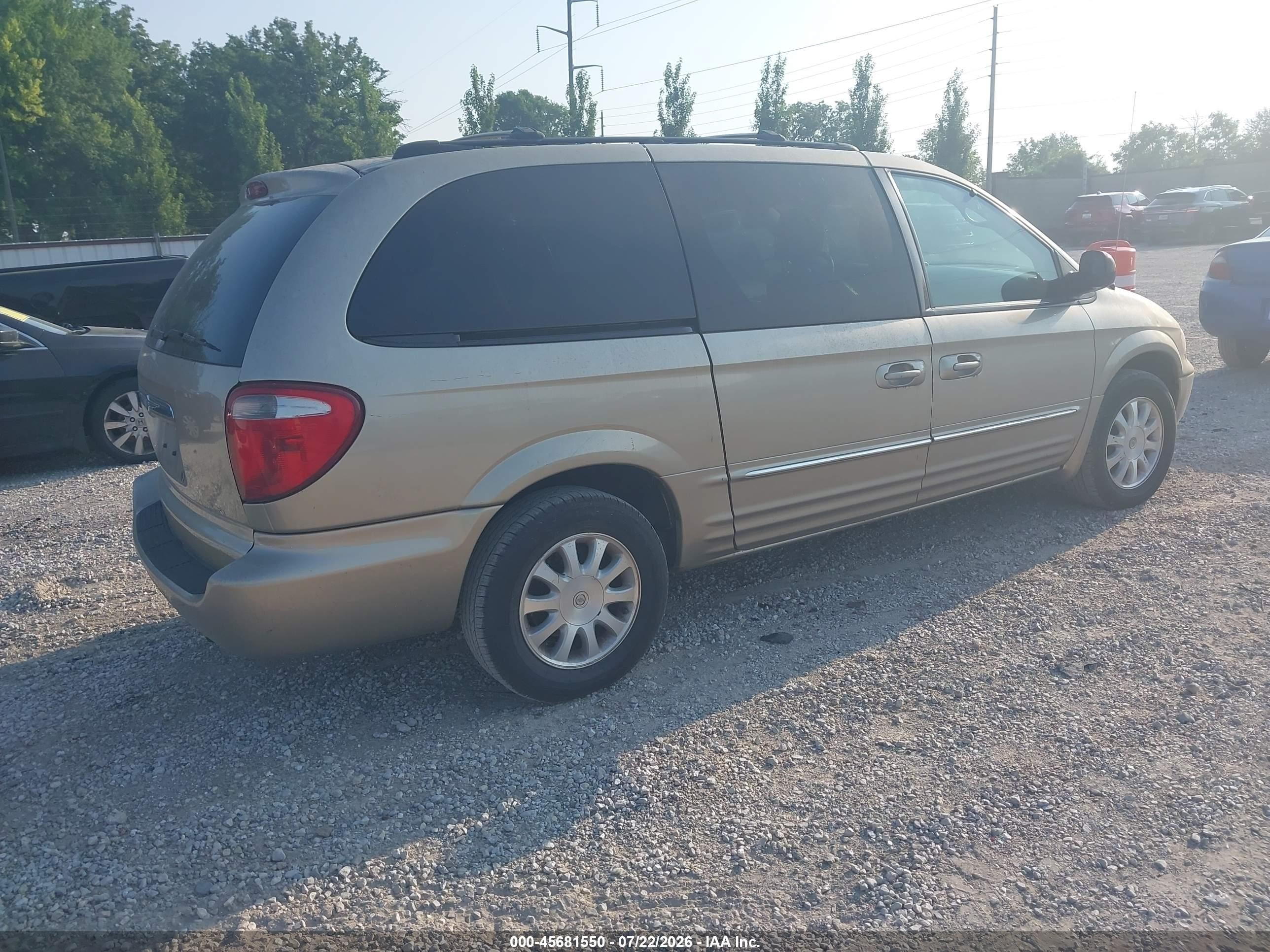 2003 Chrysler Town & Country Lxi Золотой vin: 2C4GP54L23R112613