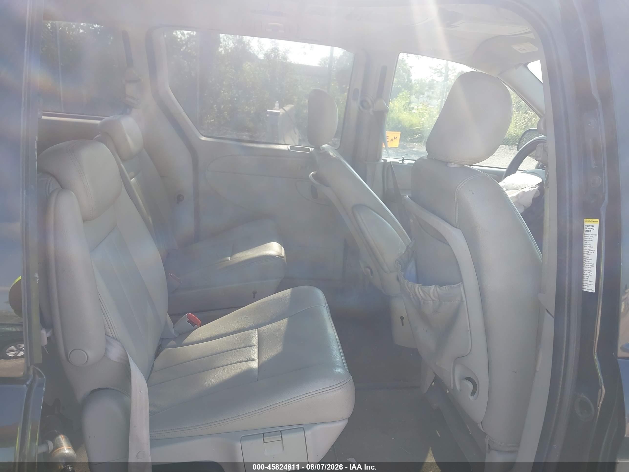 2005 Chrysler Town & Country Touring Черный vin: 2C4GP54L25R233208