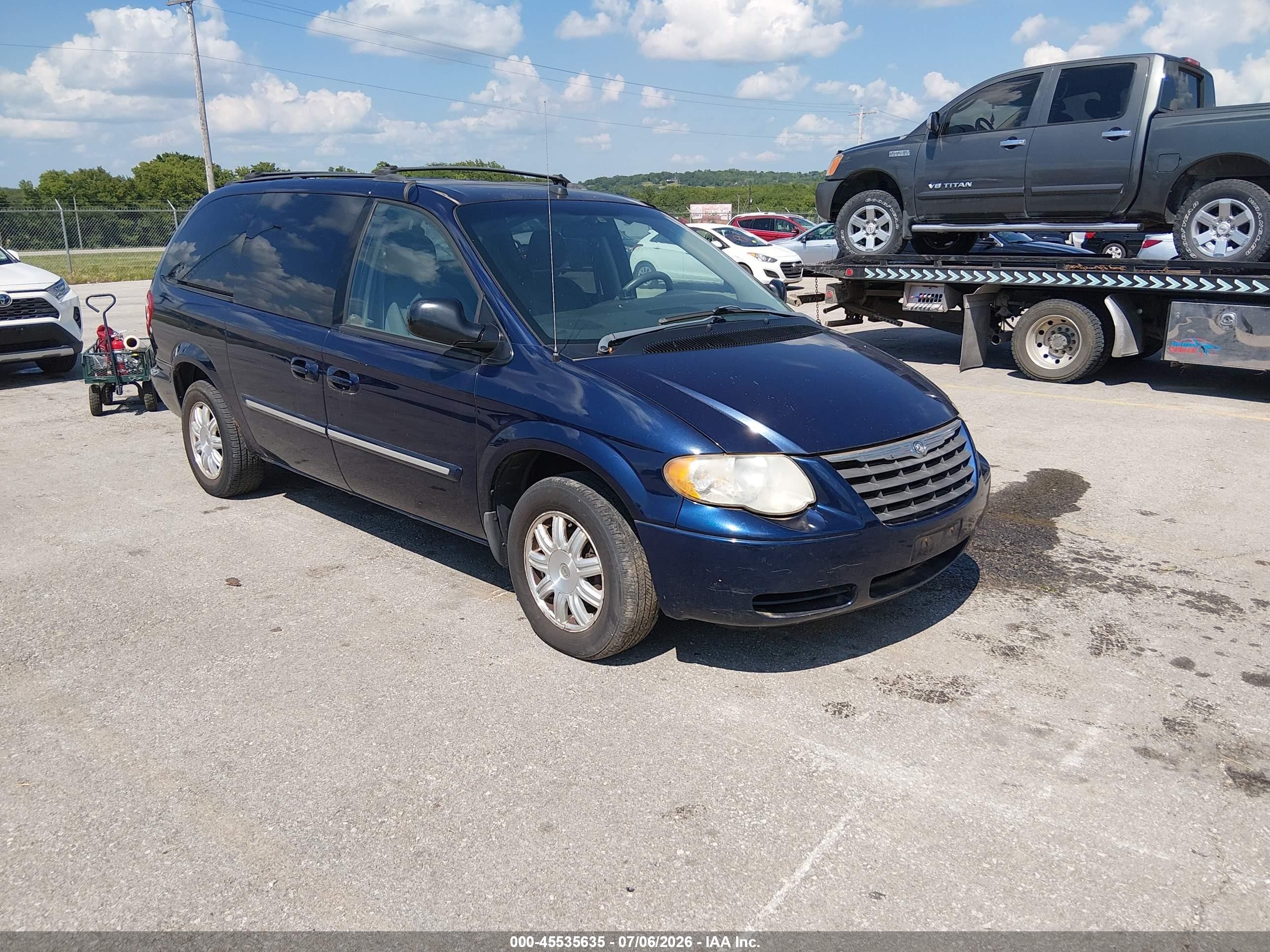 2005 Chrysler Town & Country Touring Синий vin: 2C4GP54L25R508172