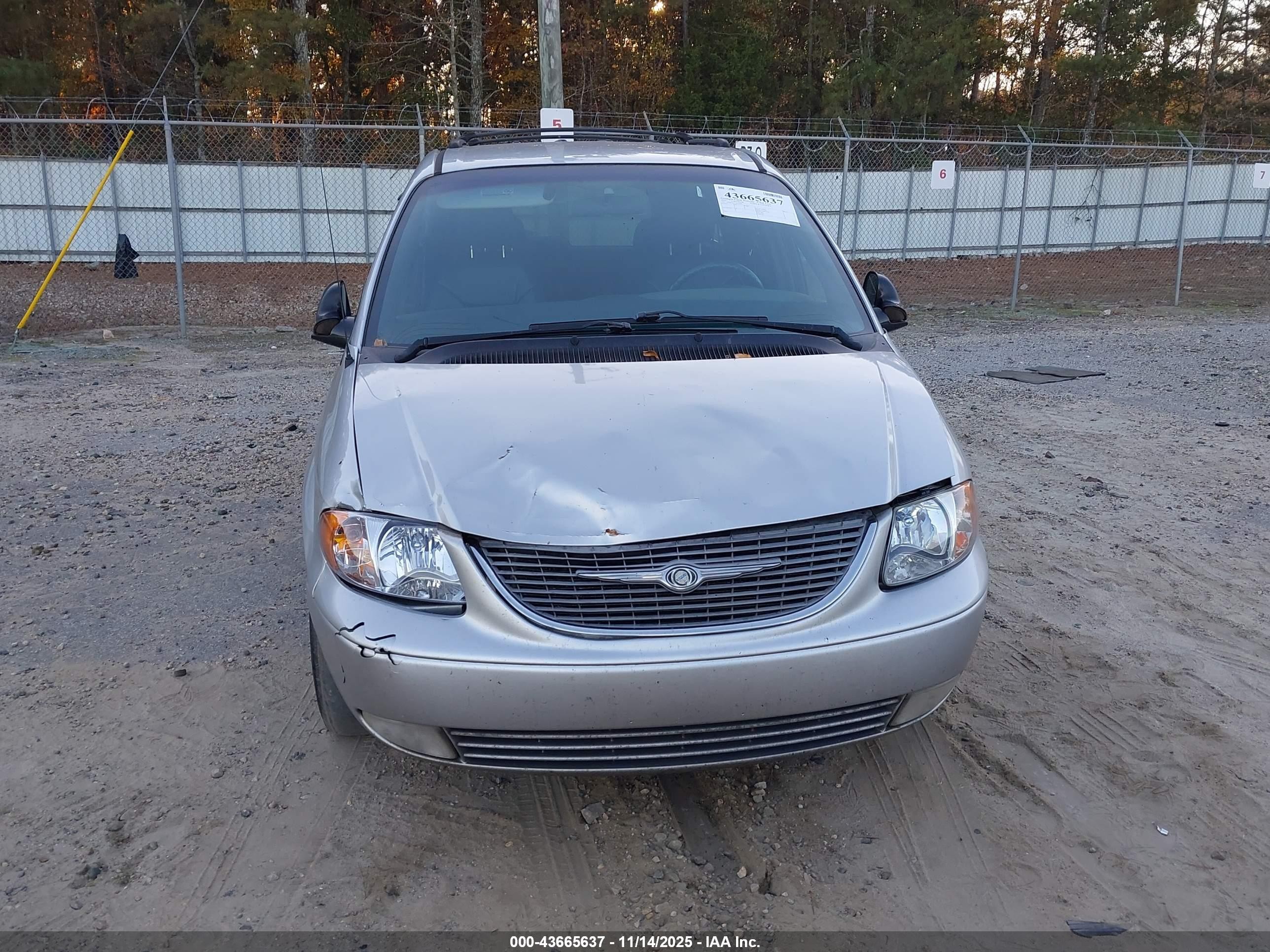 2001 Chrysler Town & Country Lxi Silver vin: 2C4GP54L31R316687