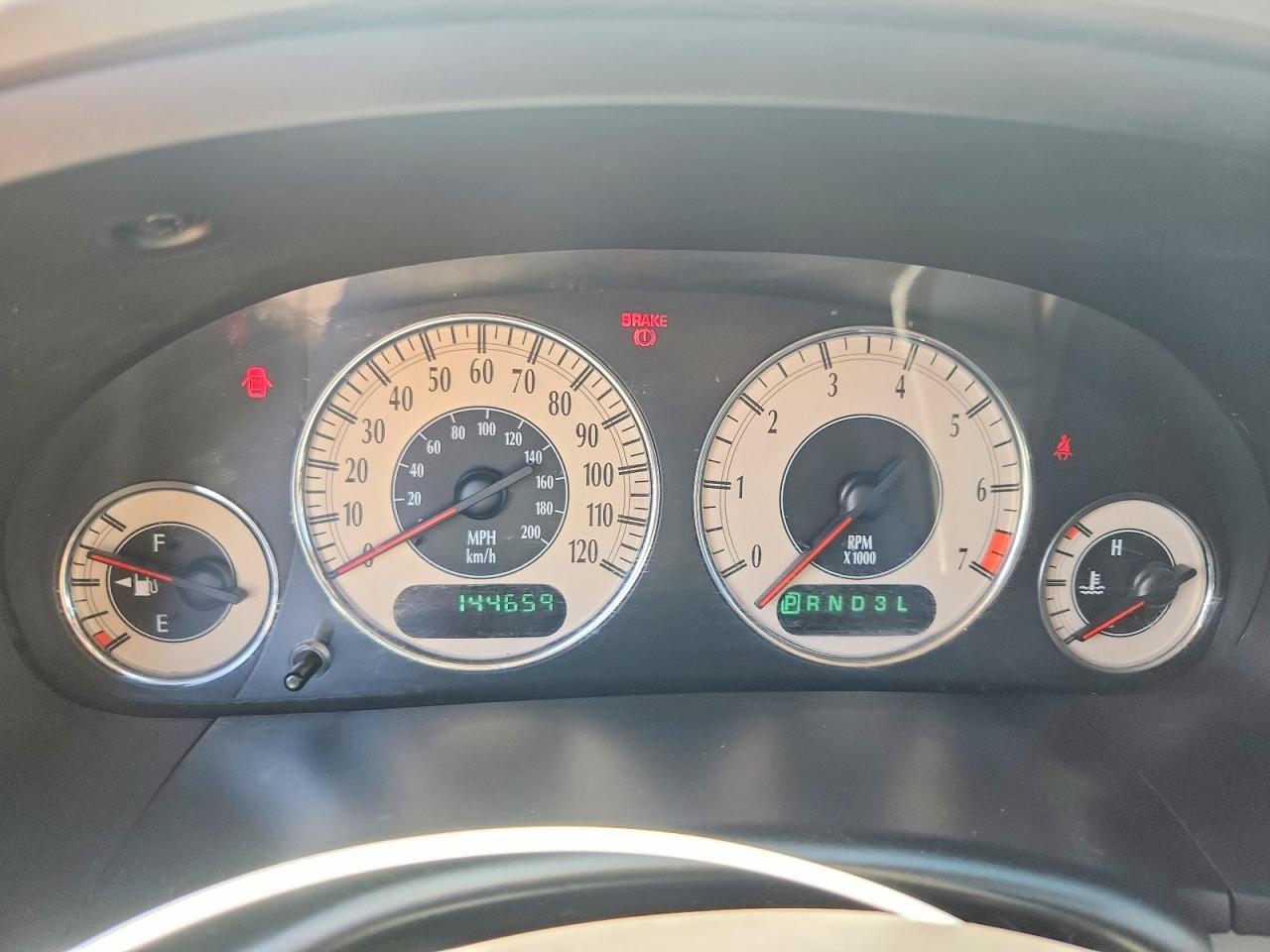 2001 Chrysler Town & Country Lxi White vin: 2C4GP54L31R375030