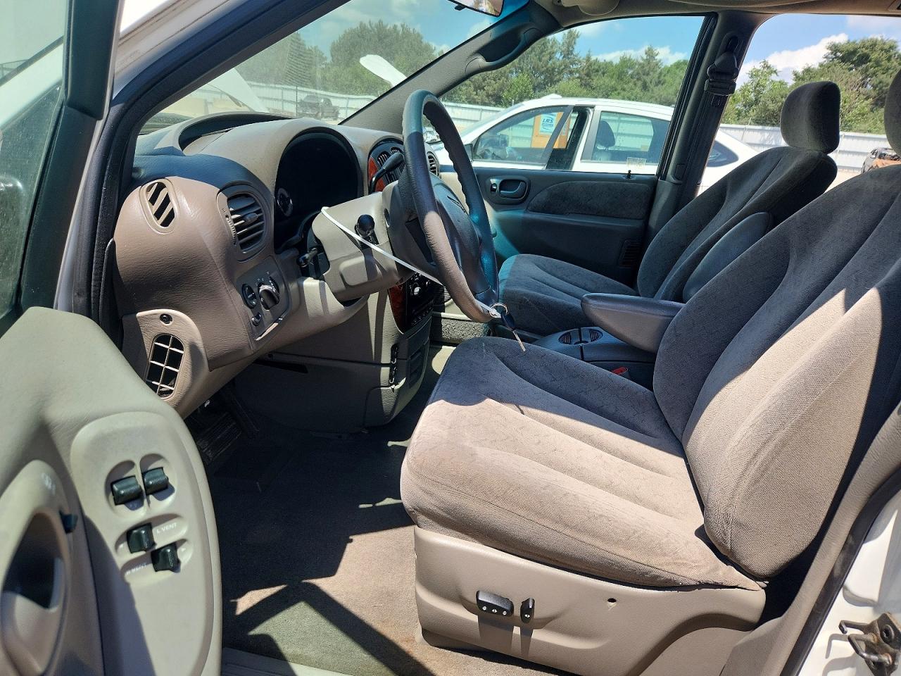 2001 Chrysler Town & Country Lxi White vin: 2C4GP54L31R375030