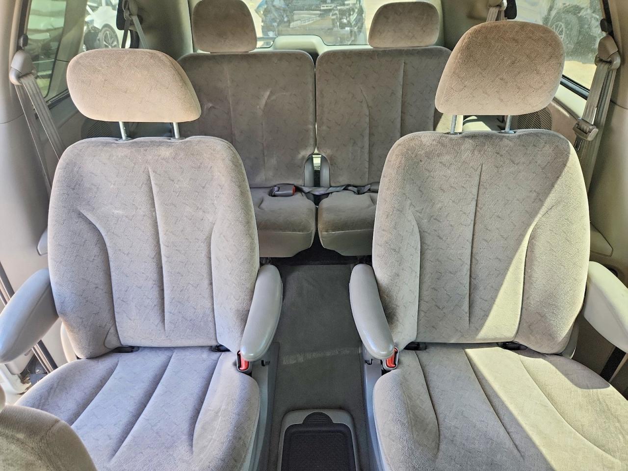 2001 Chrysler Town & Country Lxi White vin: 2C4GP54L31R375030