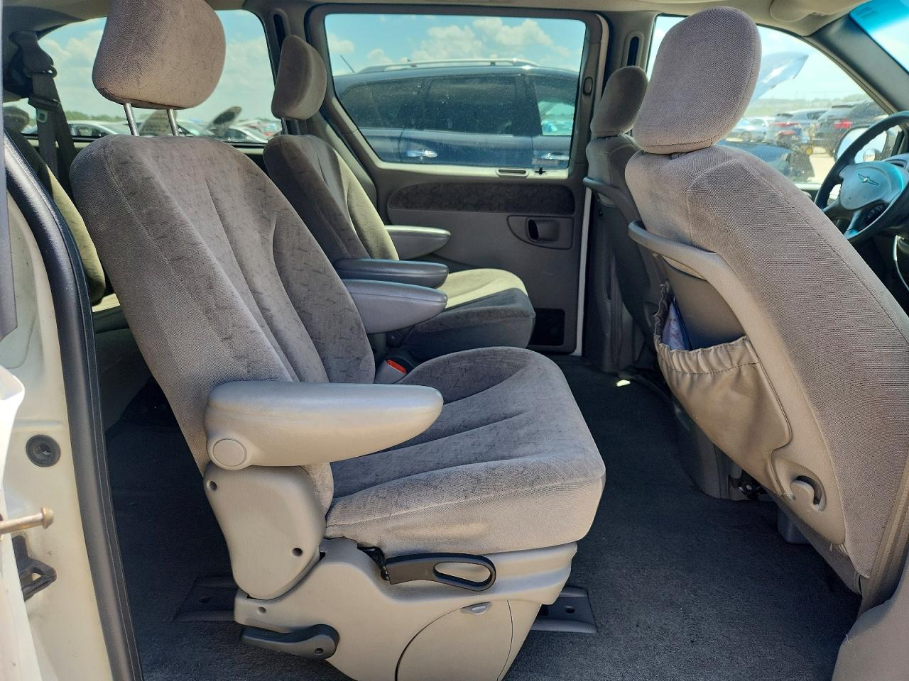 2001 Chrysler Town & Country Lxi White vin: 2C4GP54L31R375030