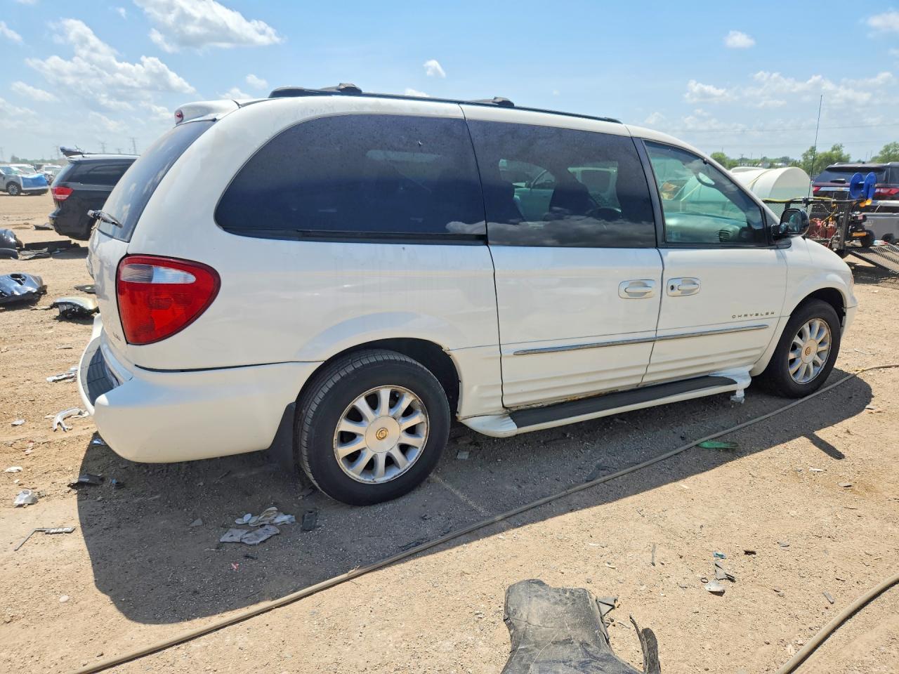 2001 Chrysler Town & Country Lxi White vin: 2C4GP54L31R375030