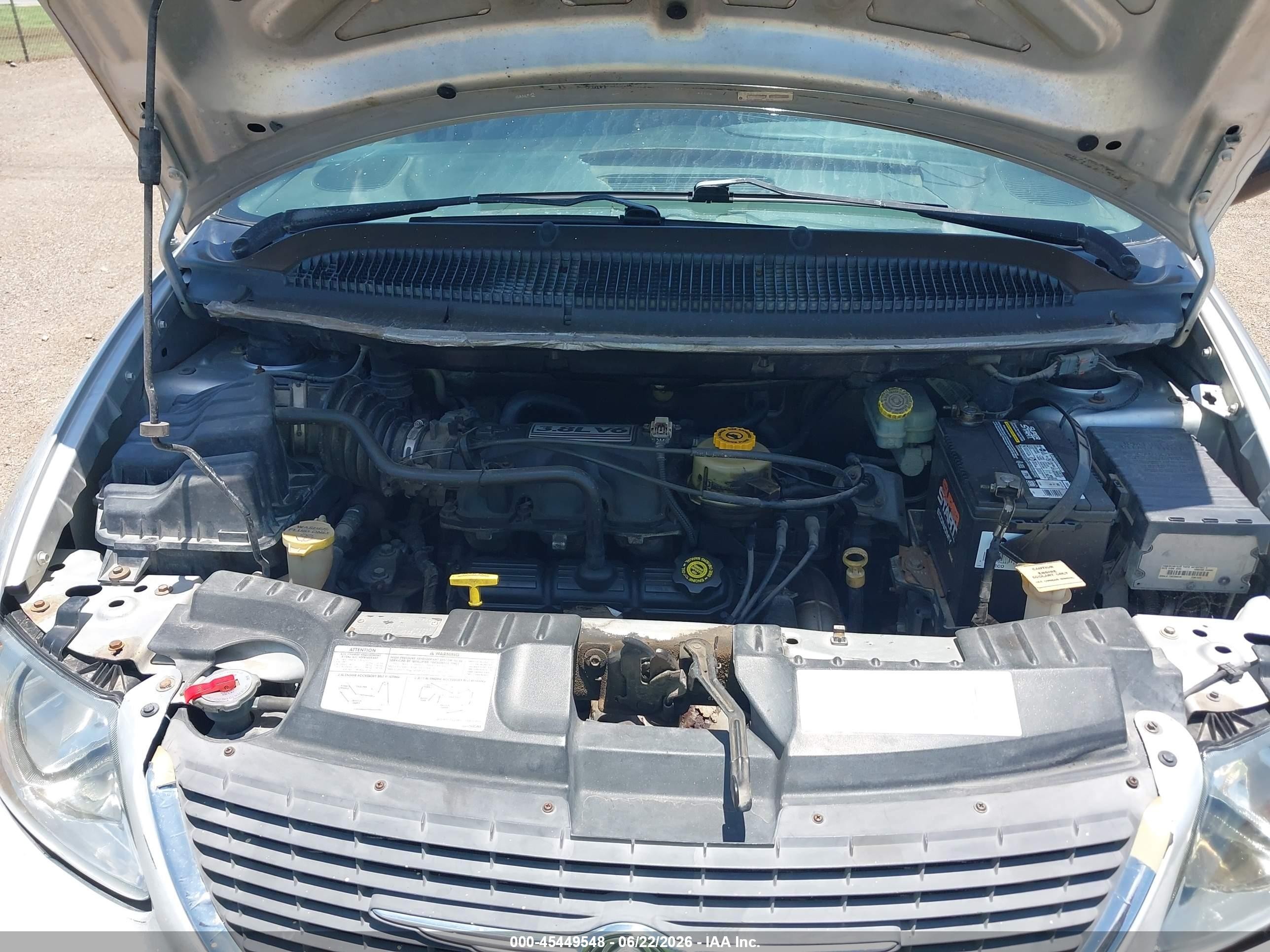 2004 Chrysler Town & Country Touring Silver vin: 2C4GP54L34R529658