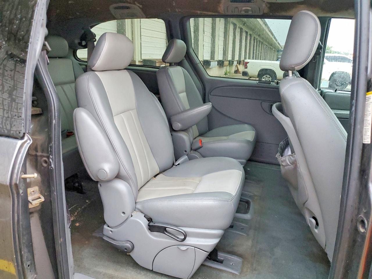 2004 Chrysler Town & Country Touring Gray vin: 2C4GP54L34R544287