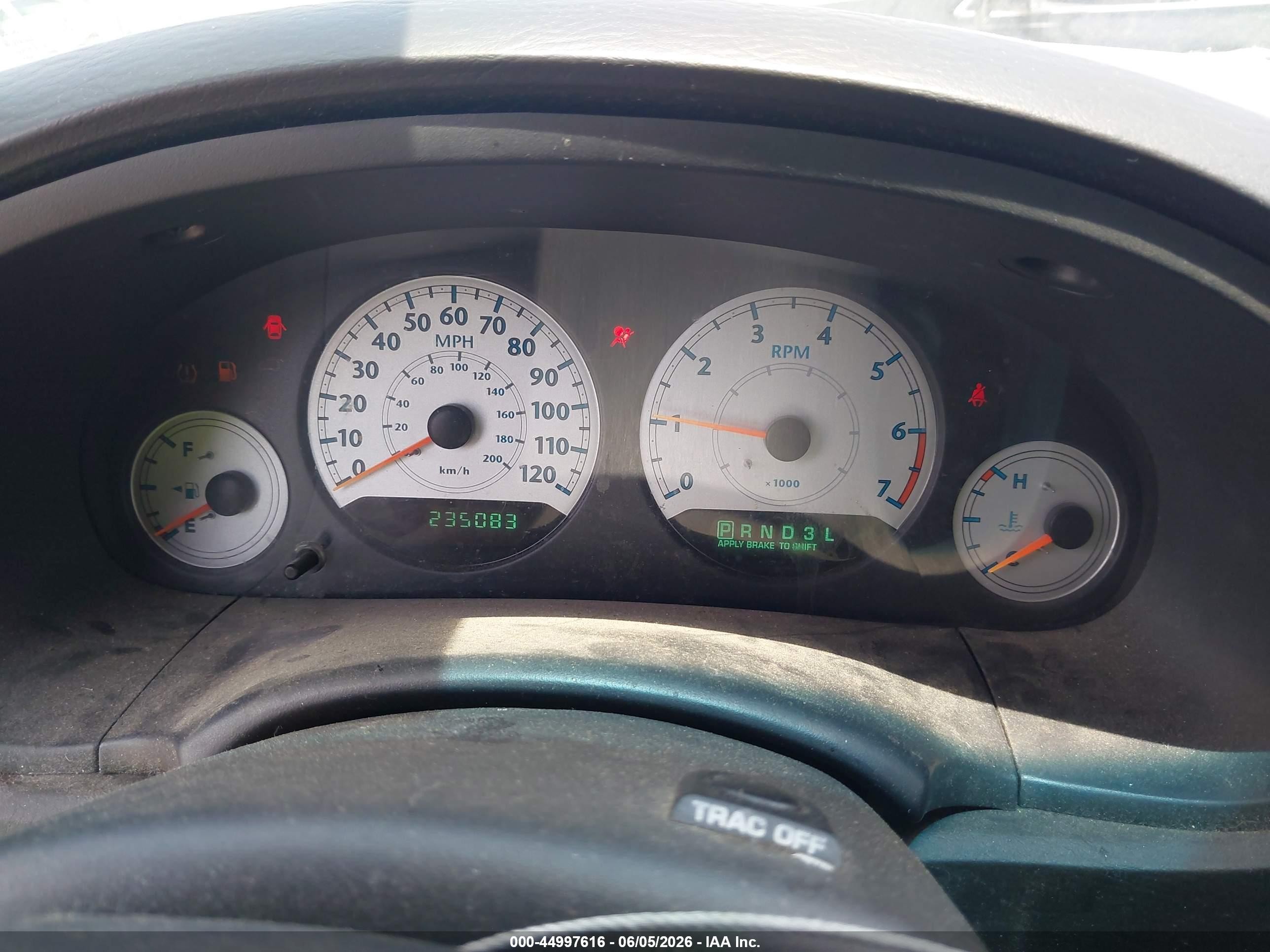2005 Chrysler Town & Country Touring vin: 2C4GP54L35R558949