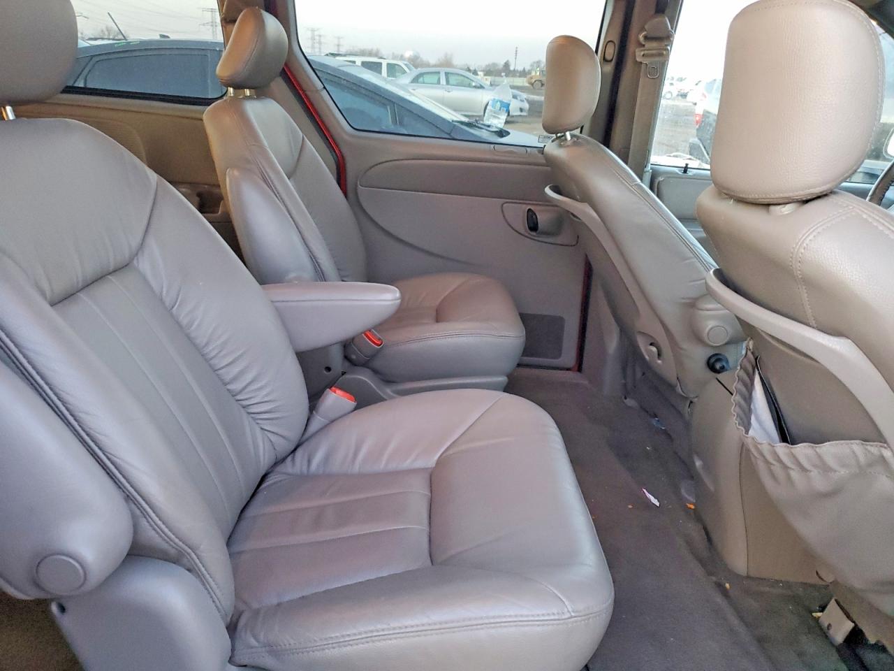 2001 Chrysler Town & Country Lxi Red vin: 2C4GP54L41R331506