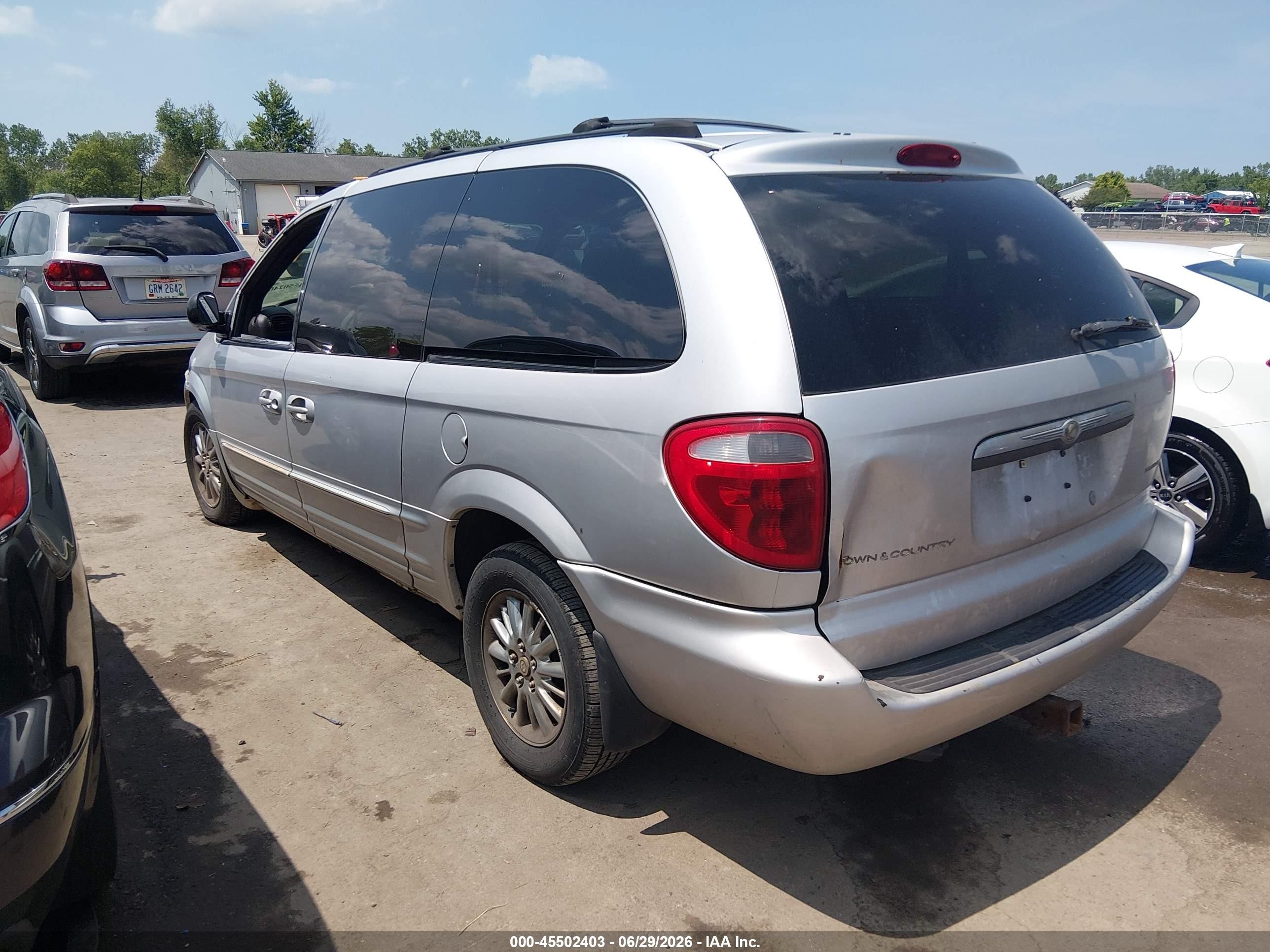 2004 Chrysler Town & Country Touring Silver vin: 2C4GP54L44R528485