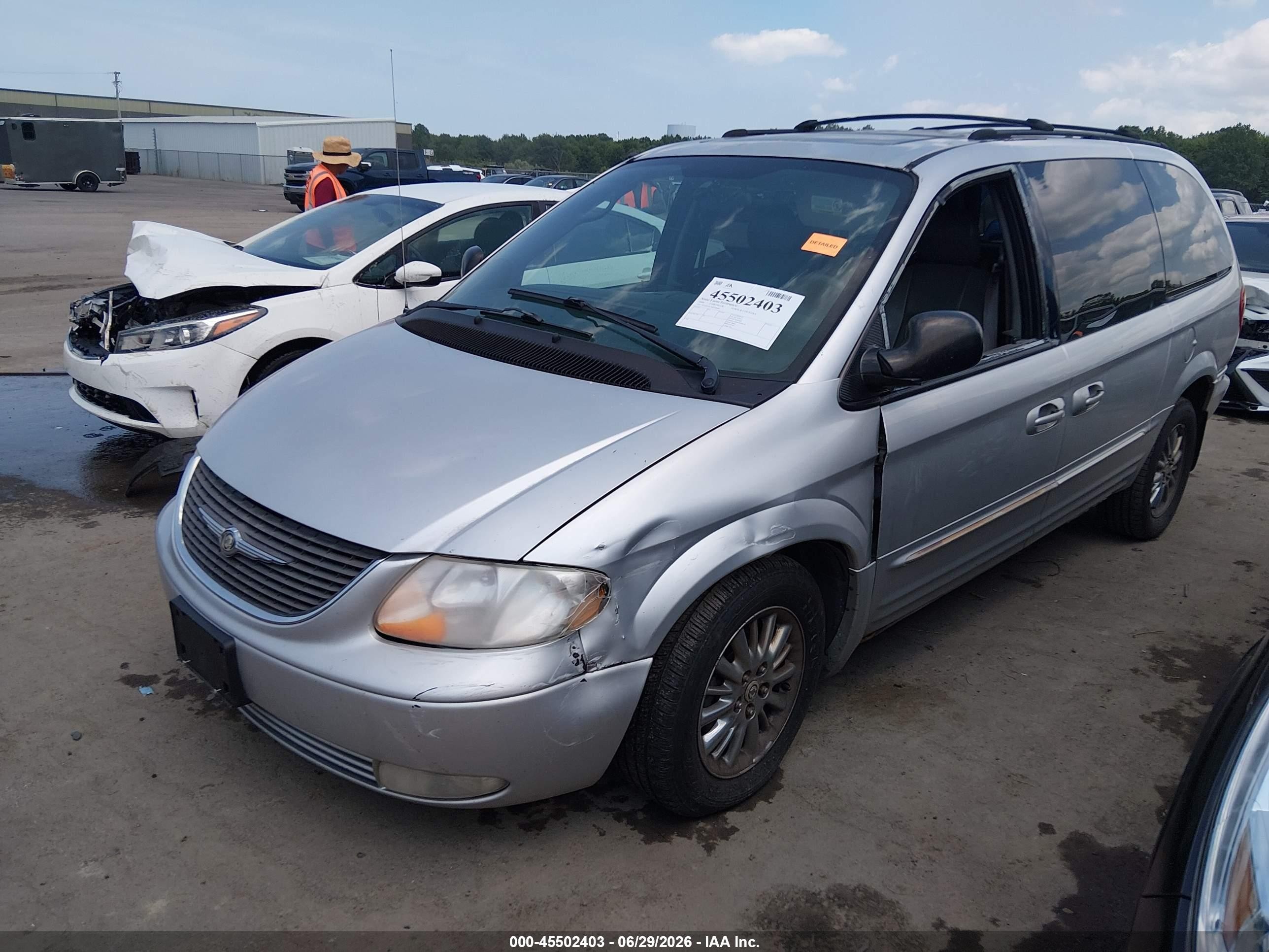 2004 Chrysler Town & Country Touring Silver vin: 2C4GP54L44R528485