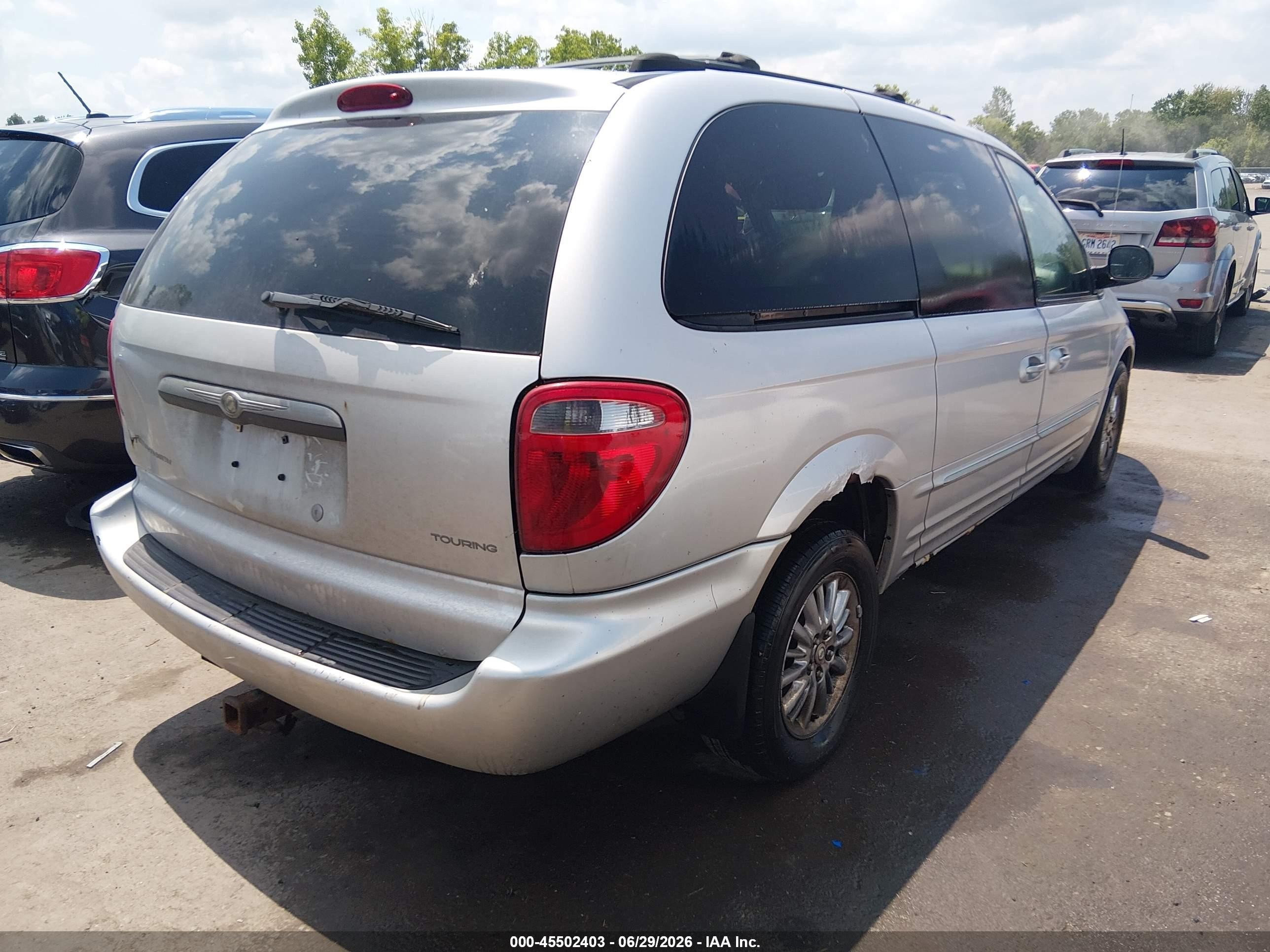 2004 Chrysler Town & Country Touring Silver vin: 2C4GP54L44R528485