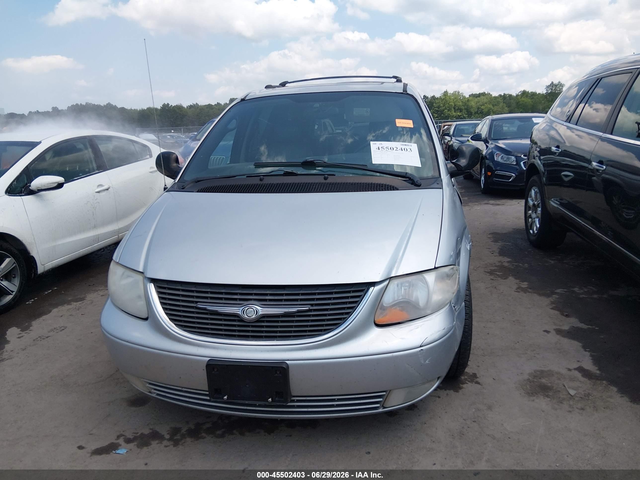 2004 Chrysler Town & Country Touring Silver vin: 2C4GP54L44R528485